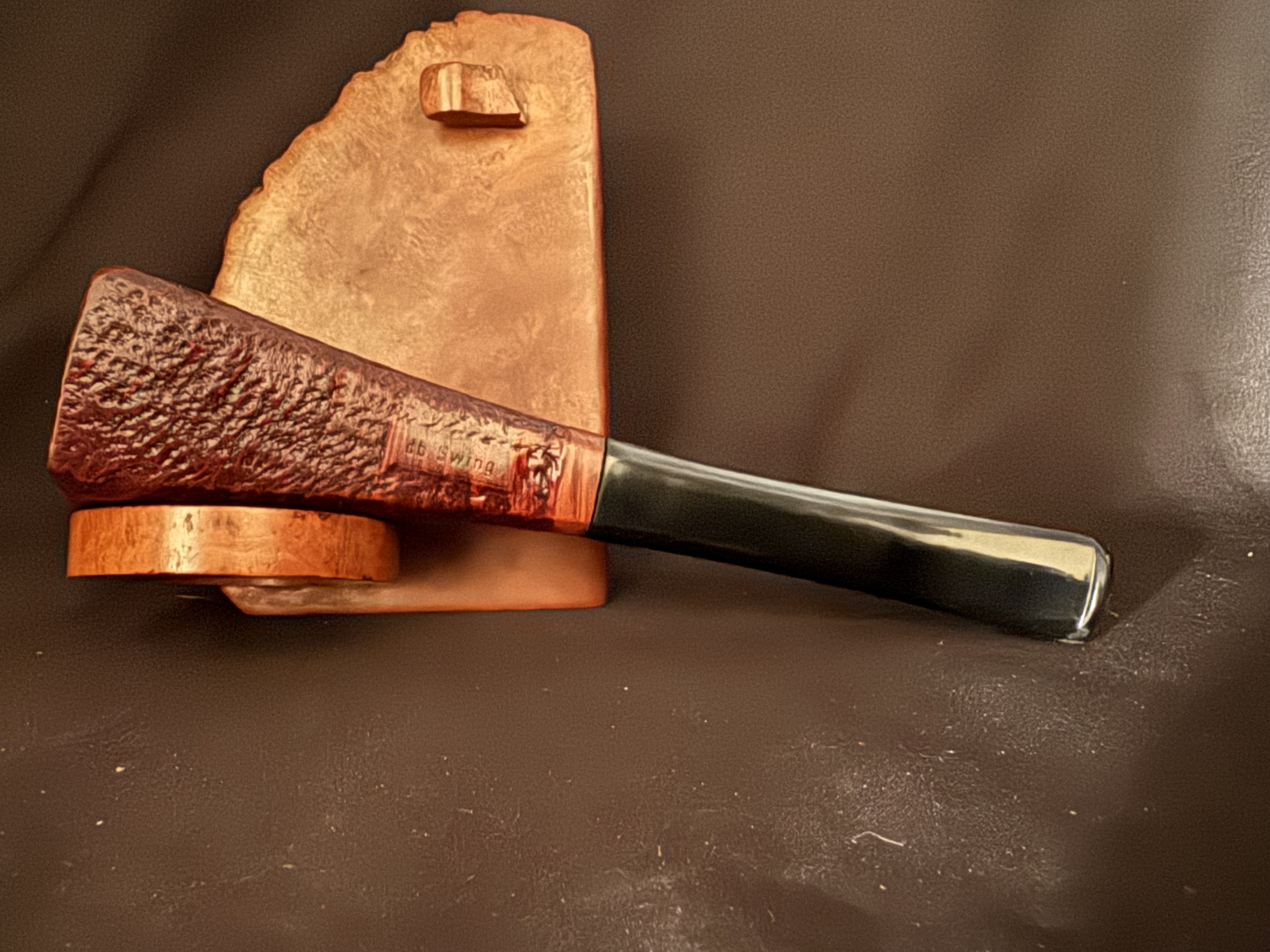 Design Berlin Swing Sandblast Paneled Freehand Sitter Pipe, 9mm Filter, Fishtail 12