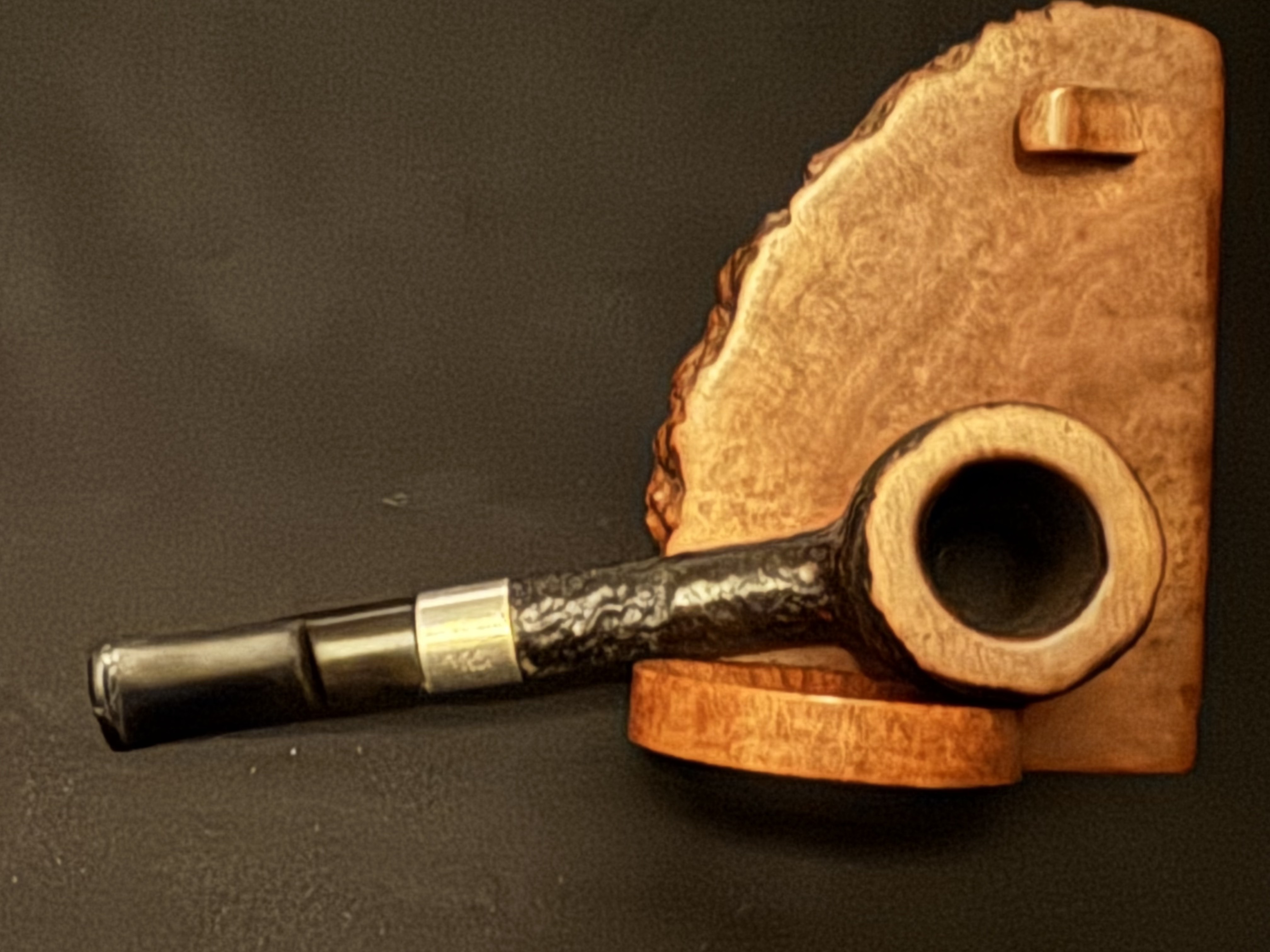 Donegal Rocky A Peterson England Sandblast Lovat Vulcanite Saddle Stem Estate Pipe 5