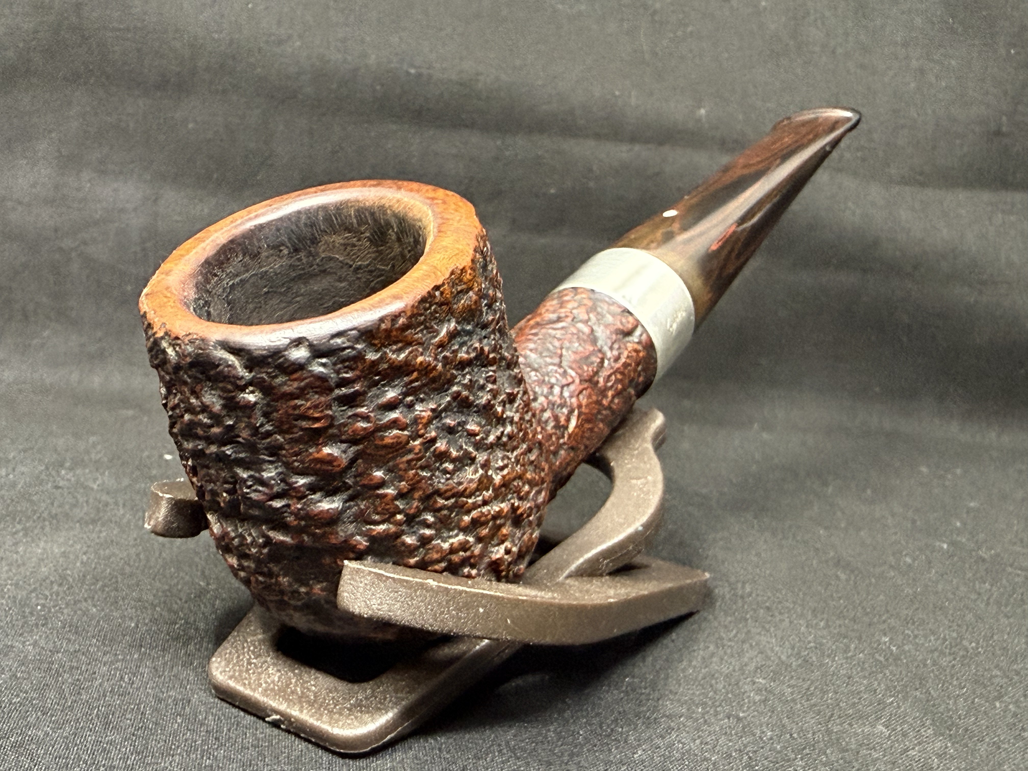 Dunhill Cumberland 41031 Billiard Sandblast Straight Estate Pipe, Silver Band 8