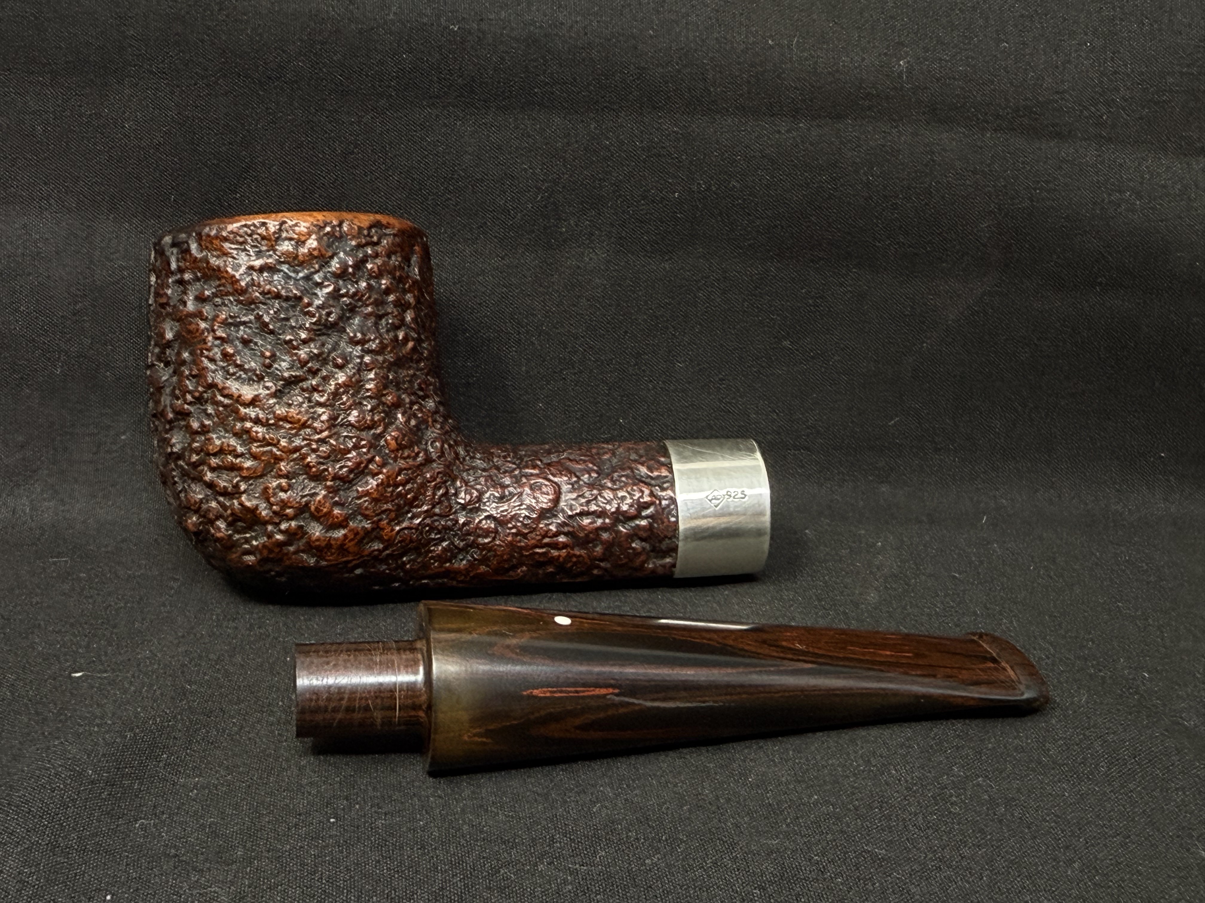 Dunhill Cumberland 41031 Billiard Sandblast Straight Estate Pipe, Silver Band 10