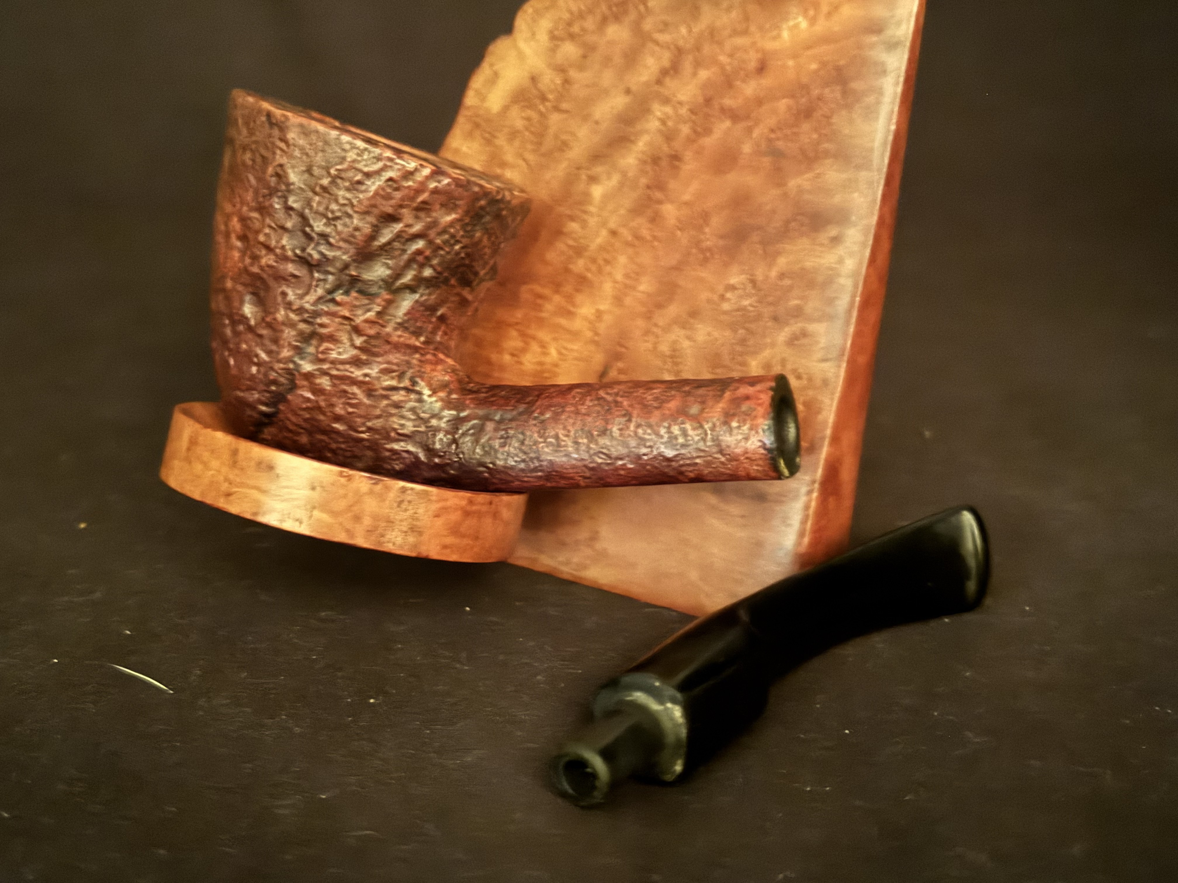Emenit Classic Briar 802 Sandblast Bent Dublin Estate Pipe, Vulcanite Saddle Stem, Fishtail Bit, No Filter 2