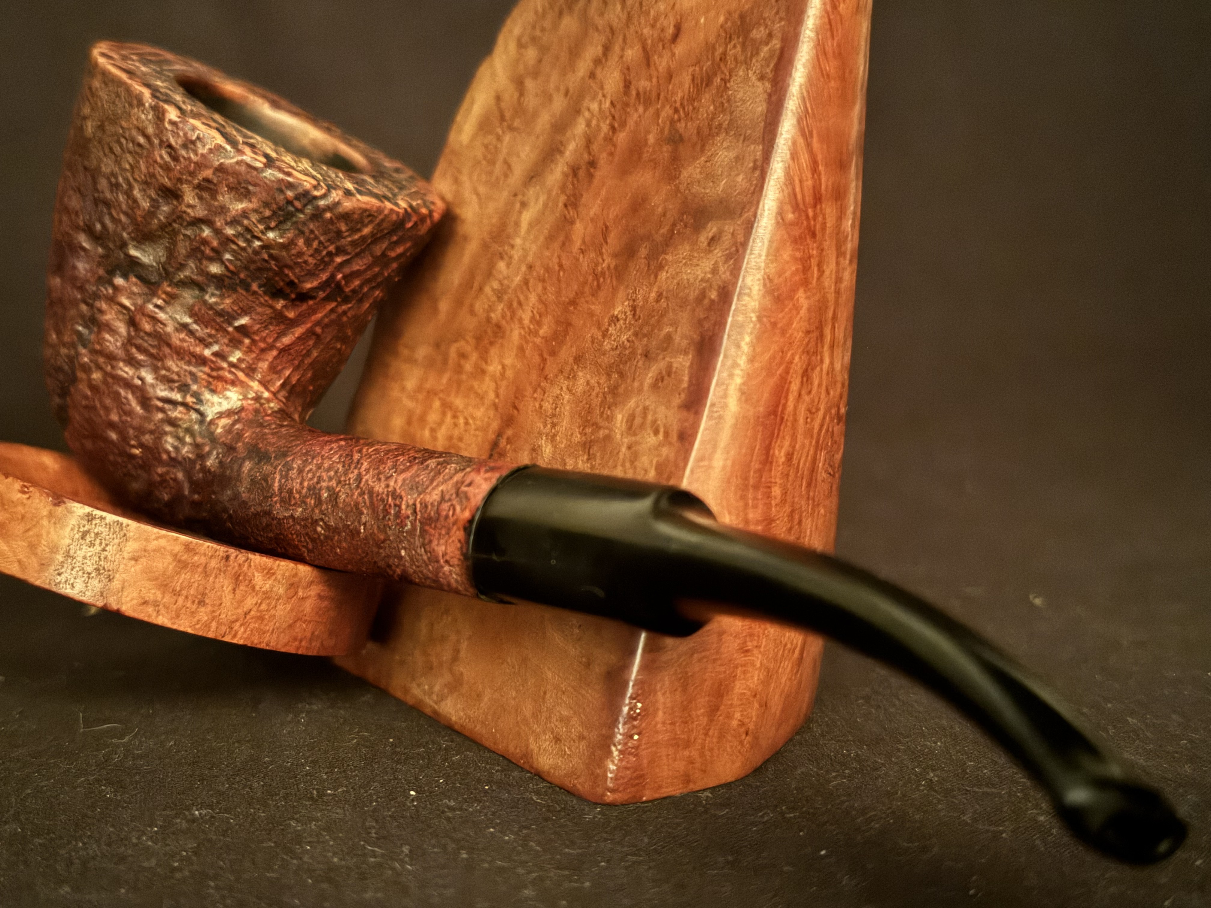 Emenit Classic Briar 802 Sandblast Bent Dublin Estate Pipe, Vulcanite Saddle Stem, Fishtail Bit, No Filter 8