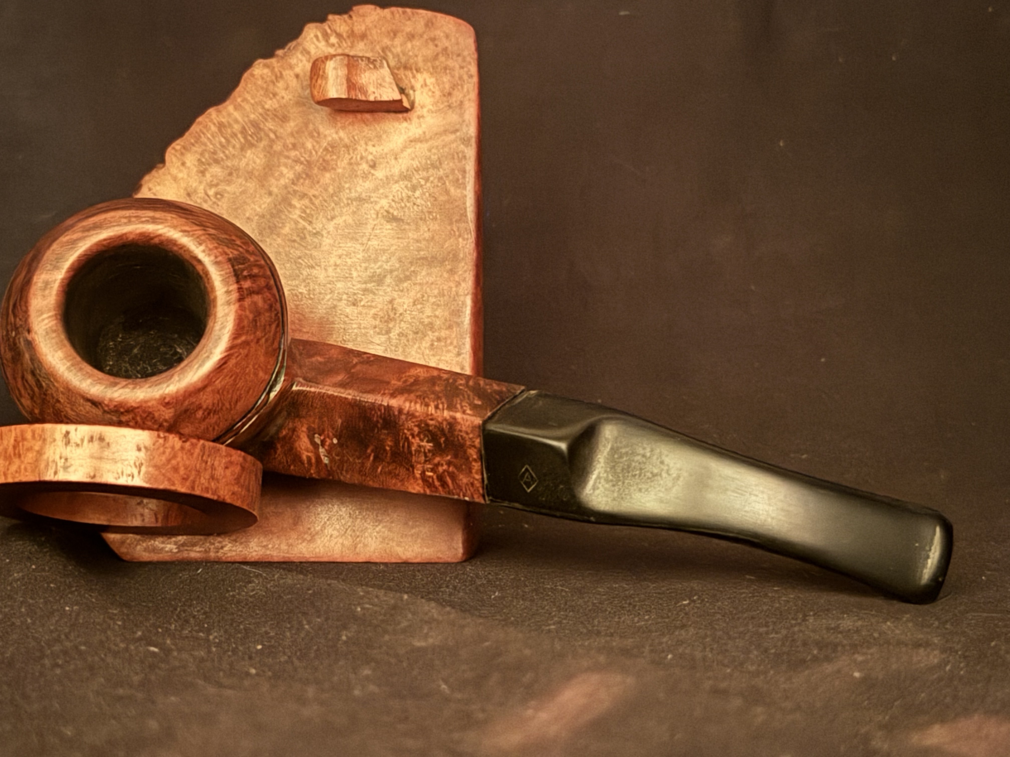 Aristocrat London Made Superman Bulldog Estate Pipe - Smooth Briar, Bent, Vulcanite Saddle Stem 6