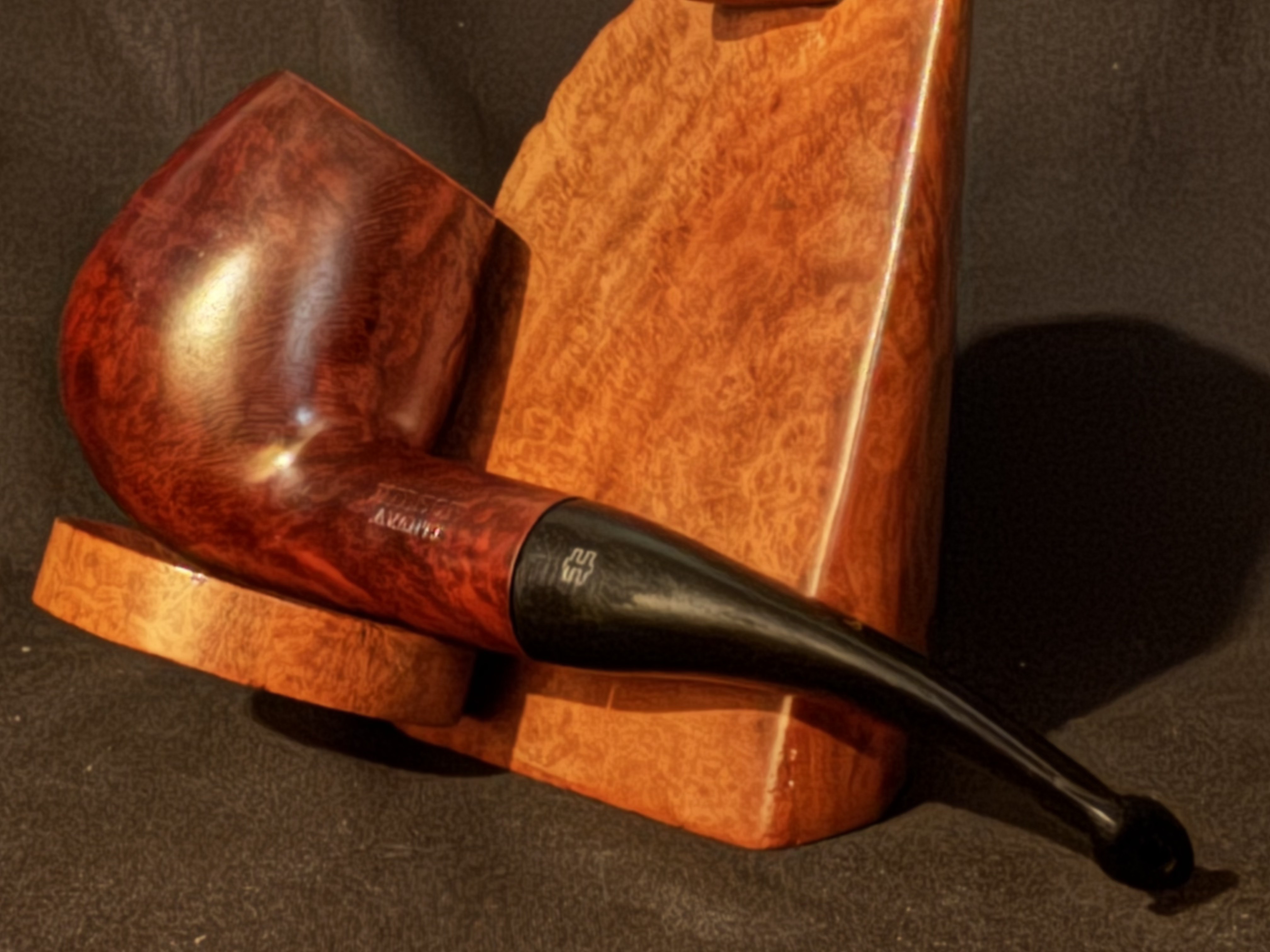 Hilson Avanti 211 Bent Brandy Reddish Smooth Briar Vulcanite Stem Estate Pipe 9mm Filter 8