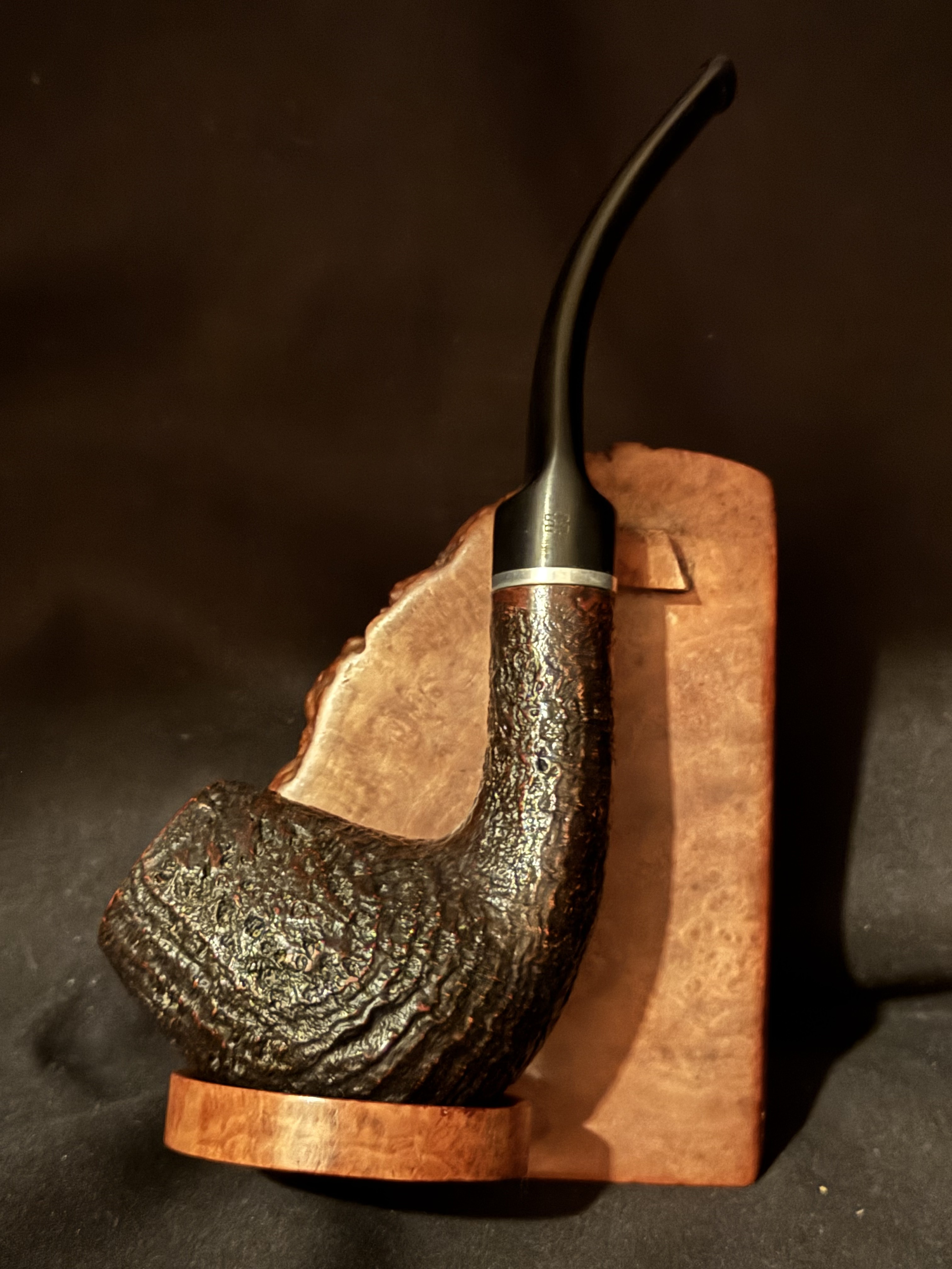 HILSON Sandblast Bent Billiard Estate Pipe - Aluminum Band, Vulcanite Saddle Stem, Fishtail Bit, 9mm Filter, Unsmoked