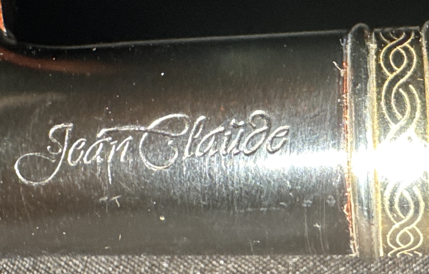 Jean Claude Large Straight Pot Pipe, Glossy Black and Amber Smooth Finish, Metal Band, Acrylic Tapered Fishtail Stem, 9mm Filter 10