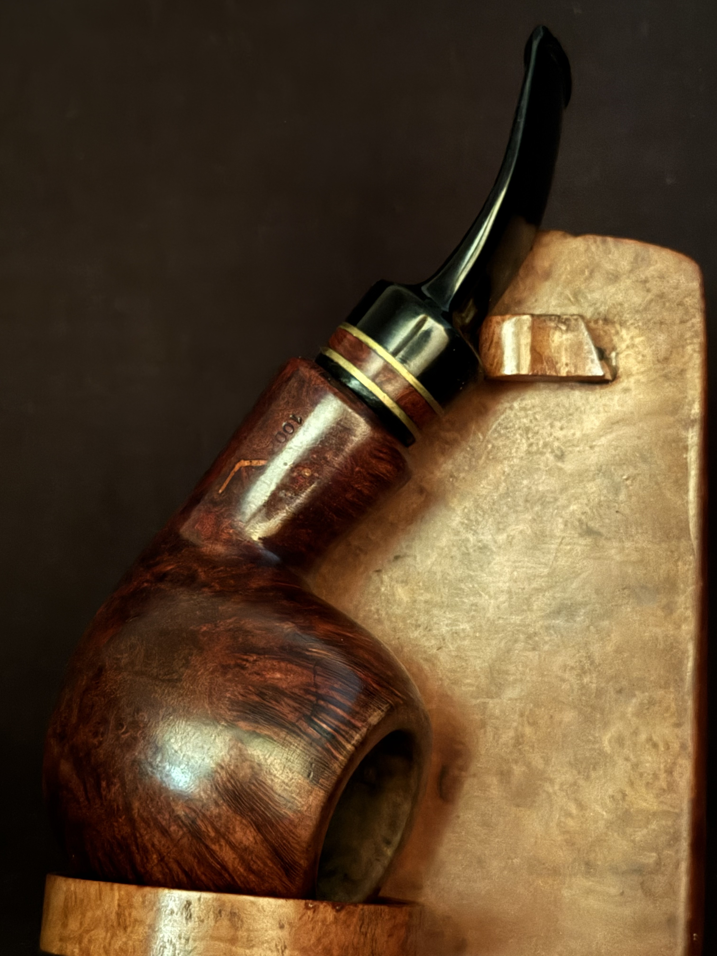 Unstamped Smooth Bent Apple Briar Estate Pipe, Acrylic Army Mount, 9mm Filter, Fishtail Stem