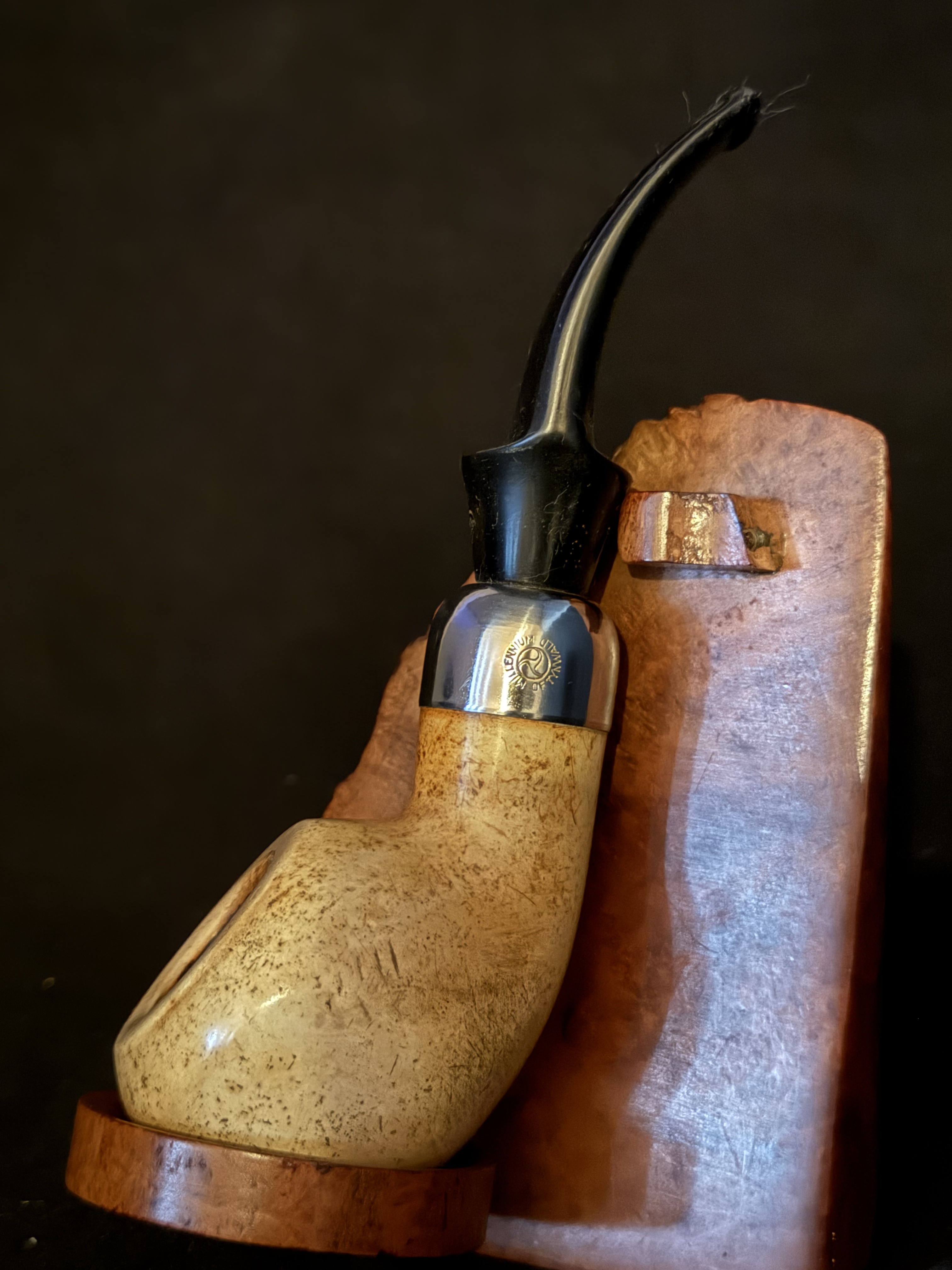 Laxey Meerschaum Bent Apple Pipe - Millennium of Tynwald Band