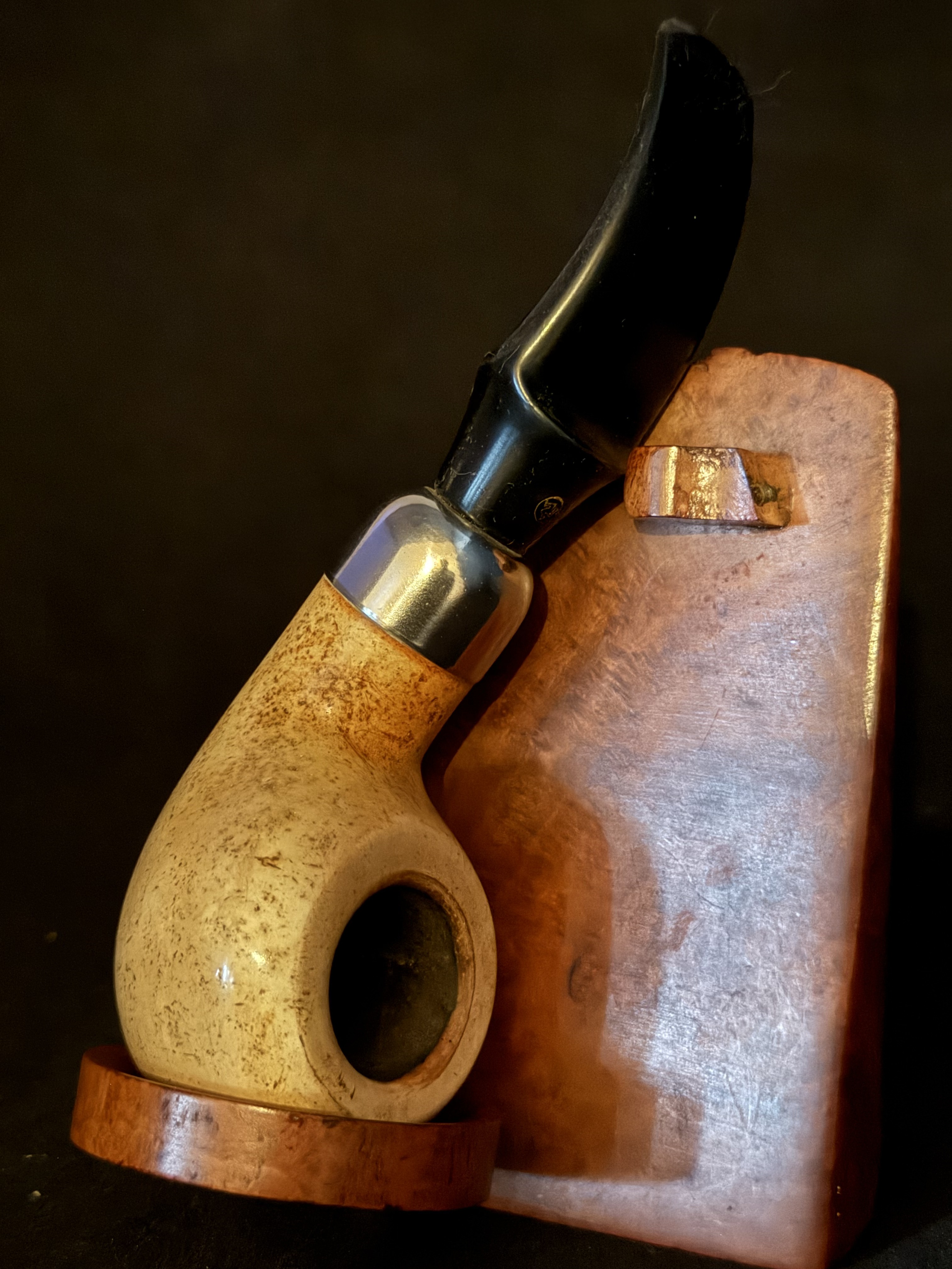 Laxey Meerschaum Bent Apple Pipe - Millennium of Tynwald Band 2