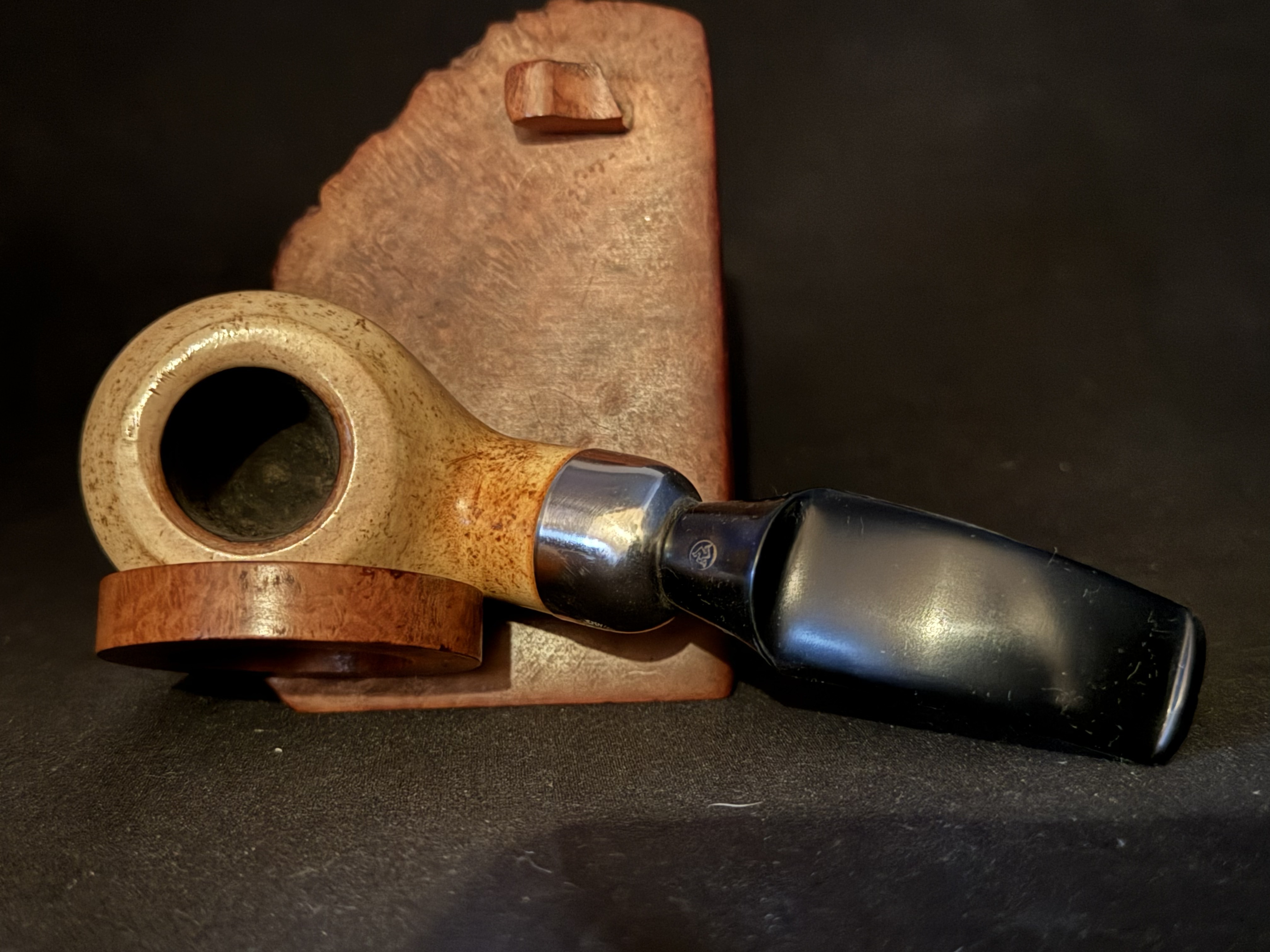 Laxey Meerschaum Bent Apple Pipe - Millennium of Tynwald Band 6