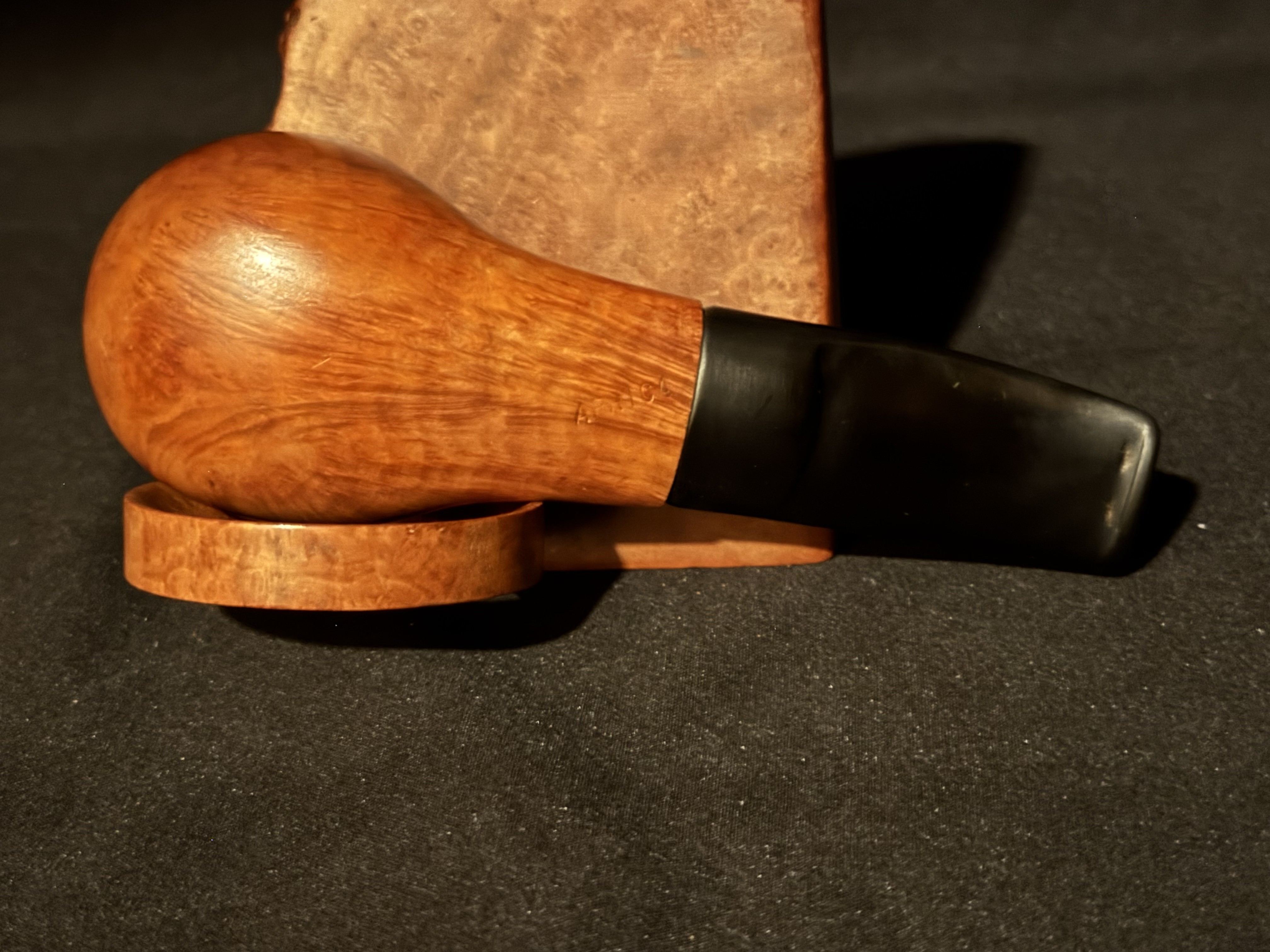 Lorenzo Aprica Smooth Pot Tomato Estate Pipe, Orange Finish, Saddle Stem 6