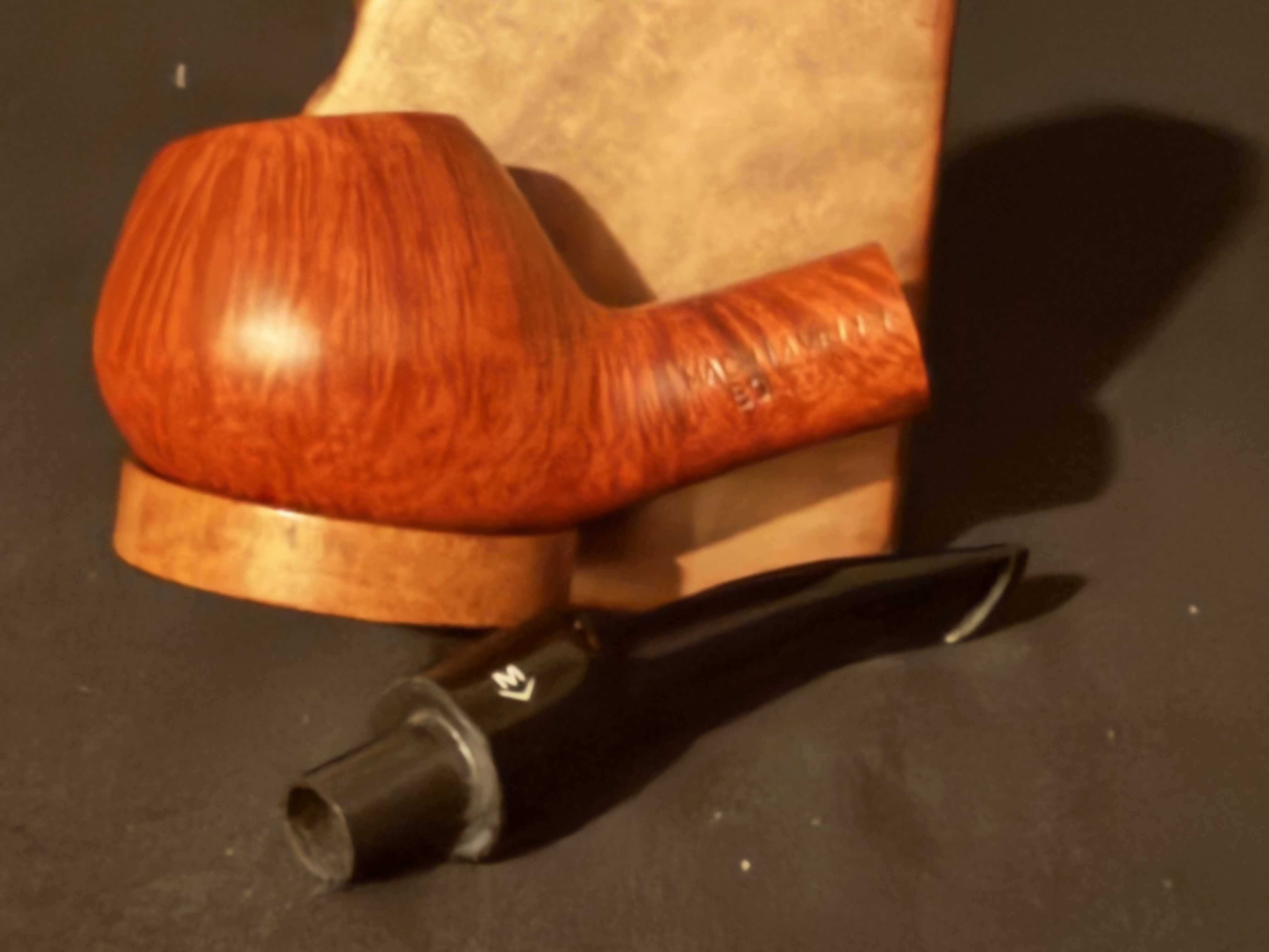 Machiavelli Bonzai Smooth Bent Apple Estate Pipe, Acrylic Saddle Stem 9