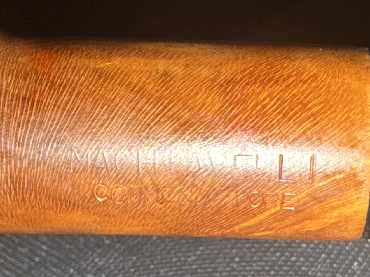 Machiavelli Smooth Straight Pot Pipe, Chubby Shank, Vulcanite Saddle Stem, 9mm 10