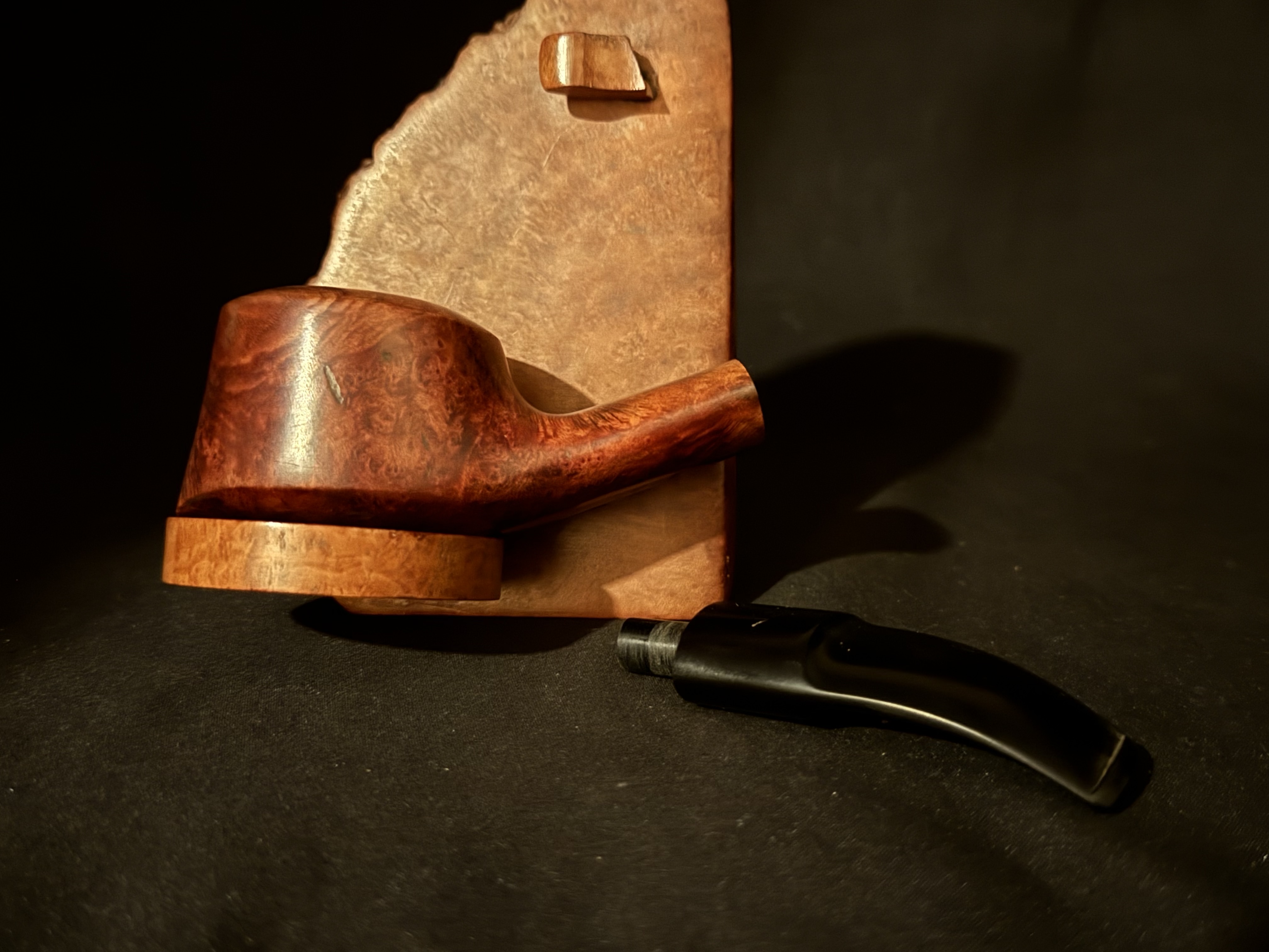 Madelcar Smooth Bent Volcano Briar Pipe, Vulcanite Saddle Stem, Estate 9