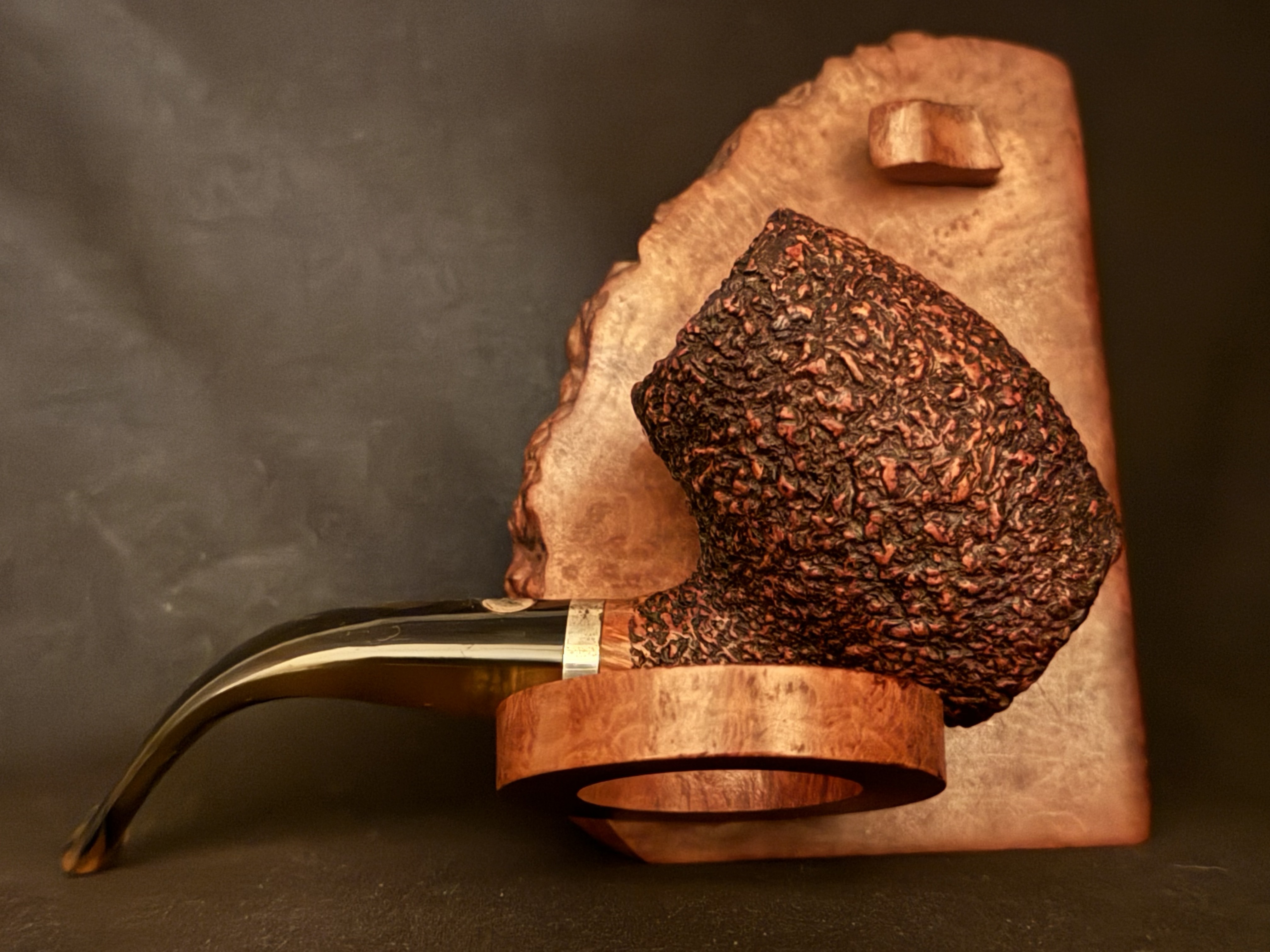 Mastro de Paja 0B Fatta a Mano Pesaro Bent Barrel Sitter Pipe, Rock-Like Sandblast, Acrylic Fishtail Stem, 9mm Filter 7
