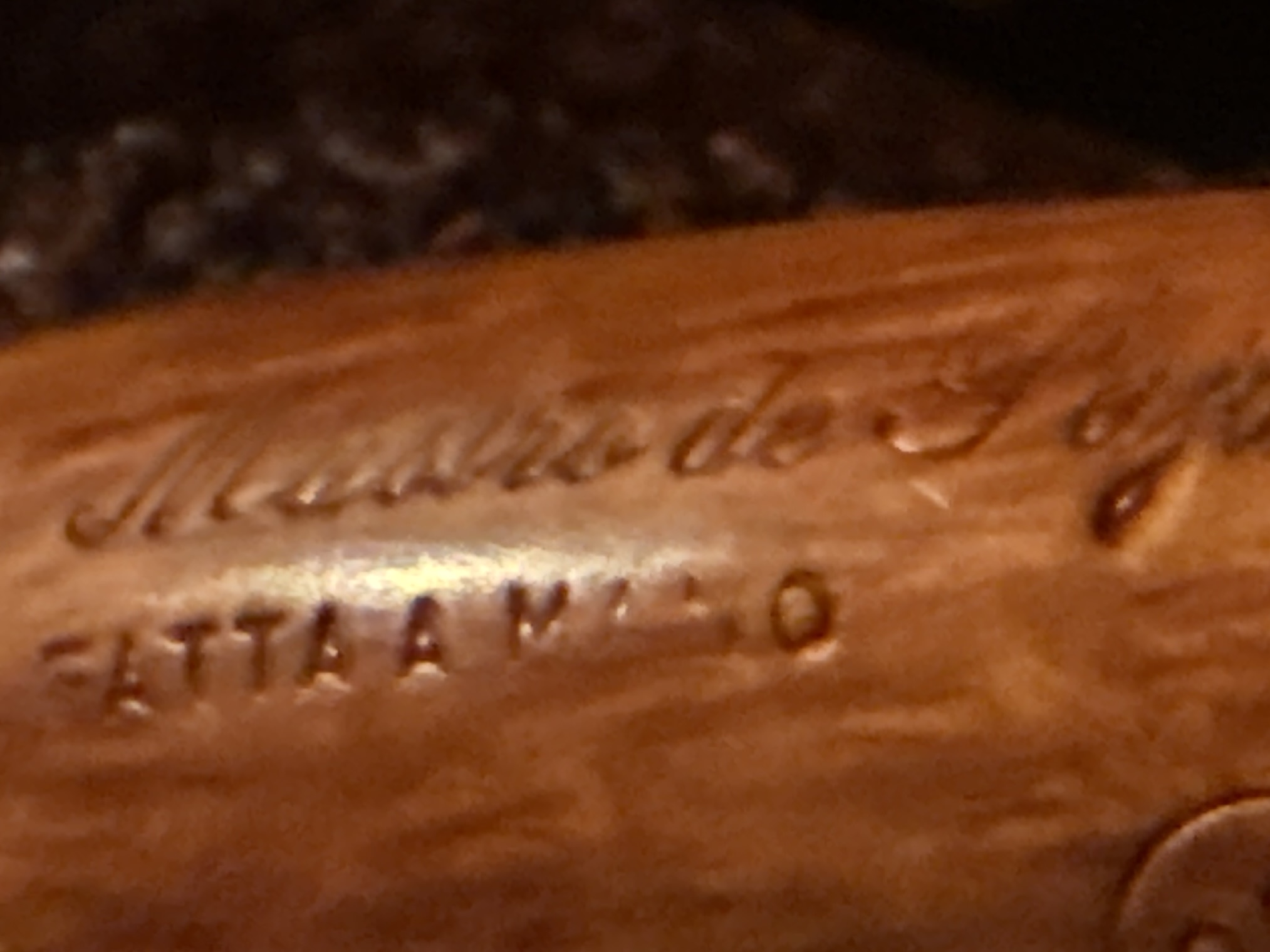 Mastro de Paja 0B Fatta a Mano Pesaro Bent Barrel Sitter Pipe, Rock-Like Sandblast, Acrylic Fishtail Stem, 9mm Filter 15