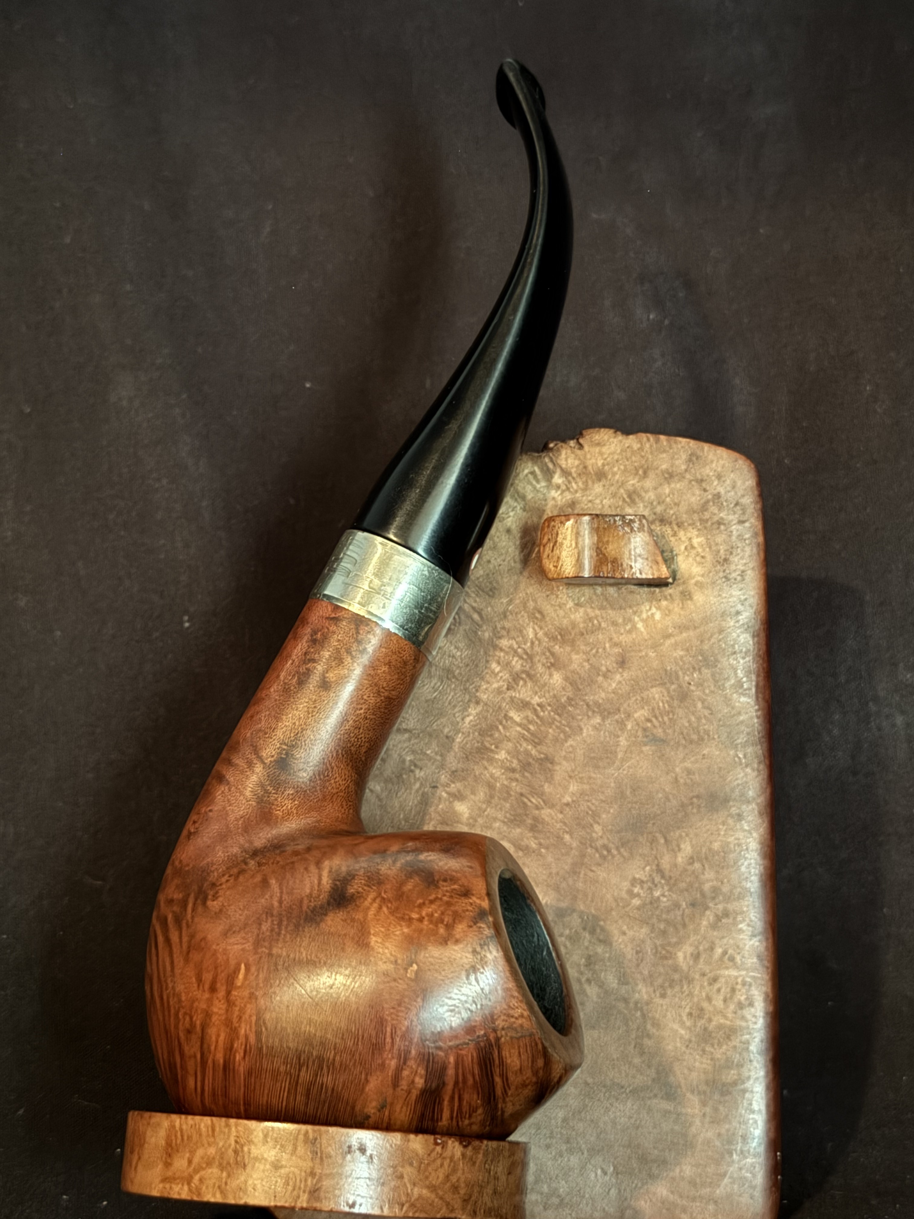 Oldenkott Rubin Bent Apple Smooth Briar Estate Pipe, Metal Band, Vulcanite Fishtail Stem