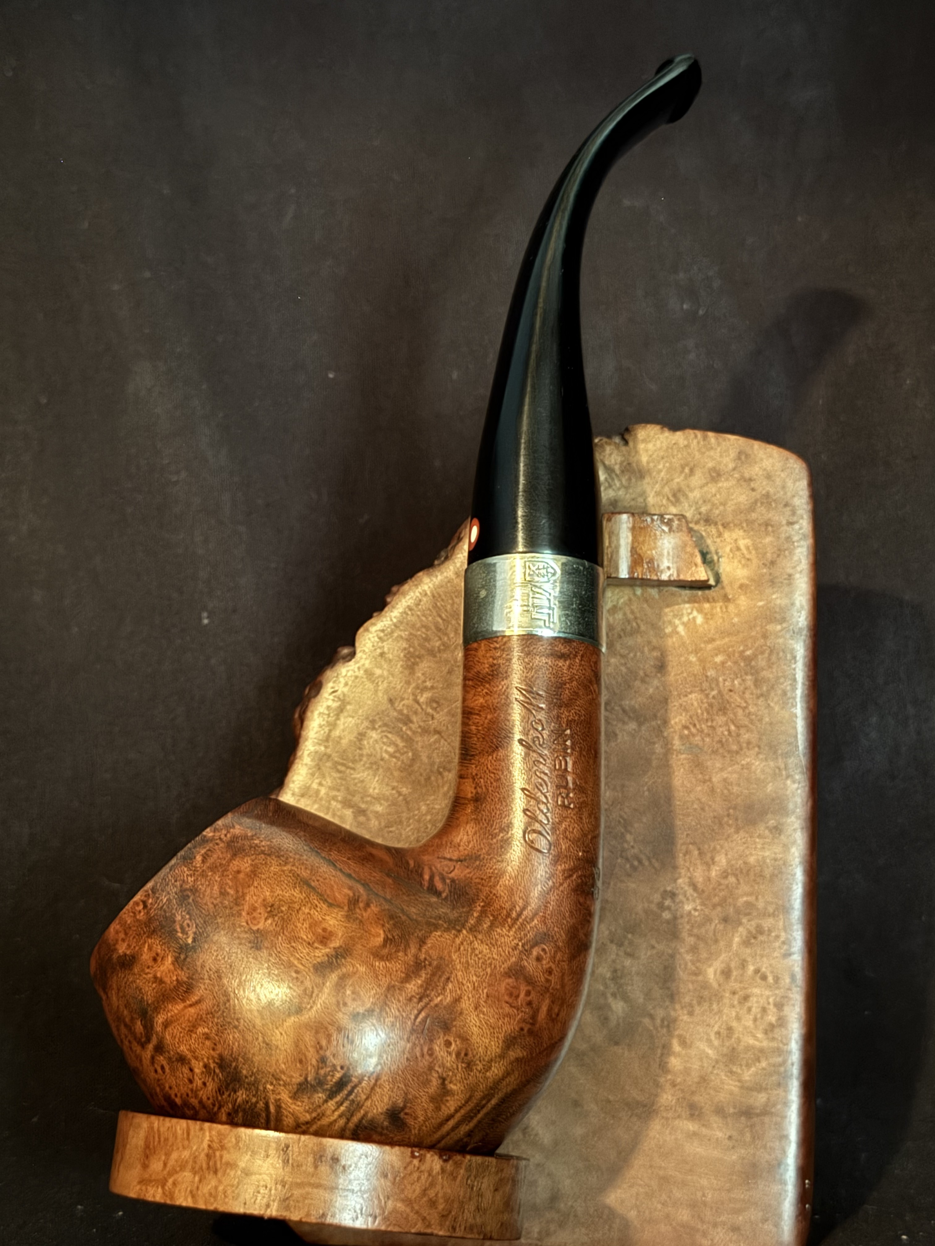 Oldenkott Rubin Bent Apple Smooth Briar Estate Pipe, Metal Band, Vulcanite Fishtail Stem 2