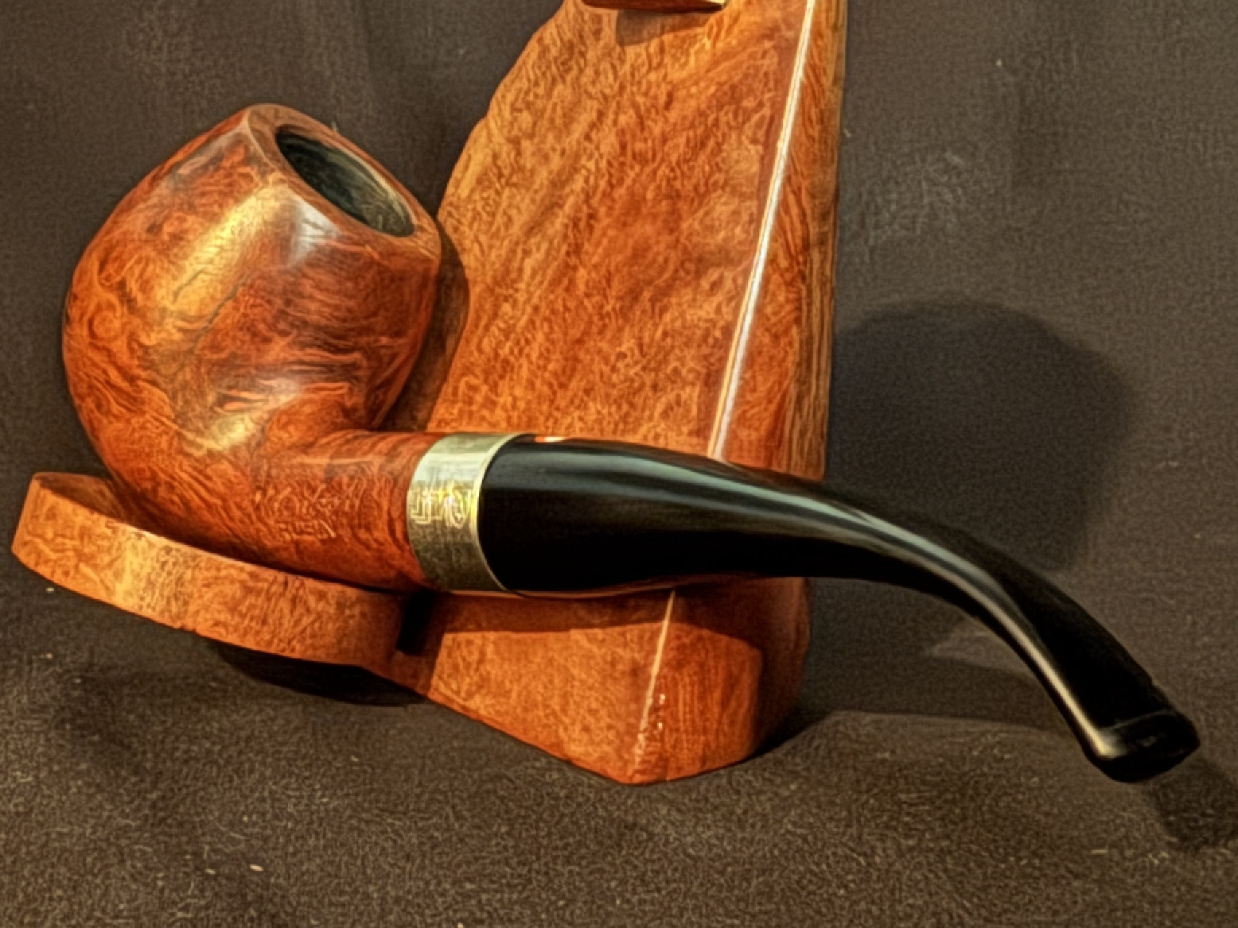 Oldenkott Rubin Bent Apple Smooth Briar Estate Pipe, Metal Band, Vulcanite Fishtail Stem 8