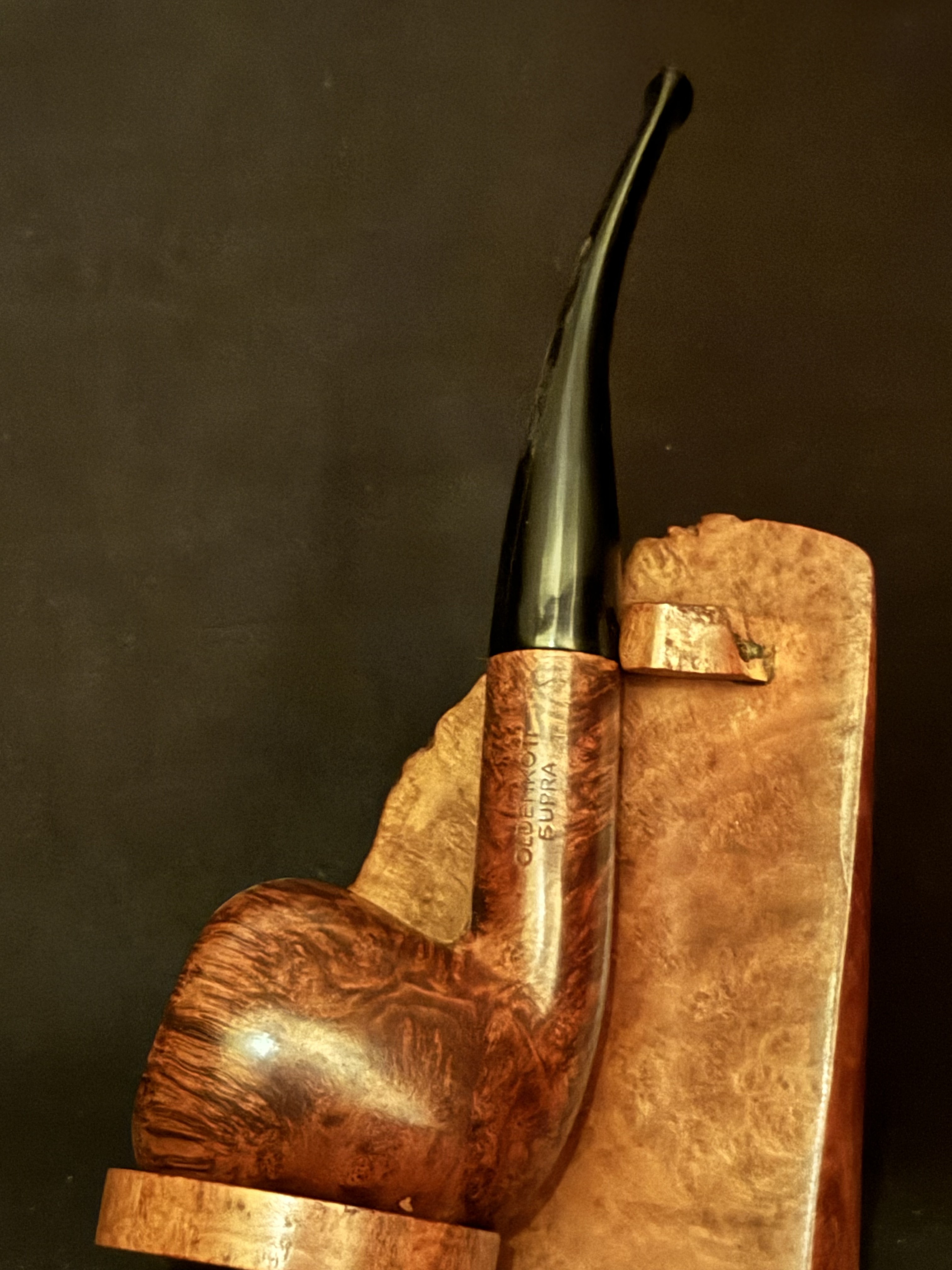 Oldenkott Supra Estate Pipe - Large Bent Briar, Smooth Finish, Vulcanite Fishtail Stem, 9mm Filter 2