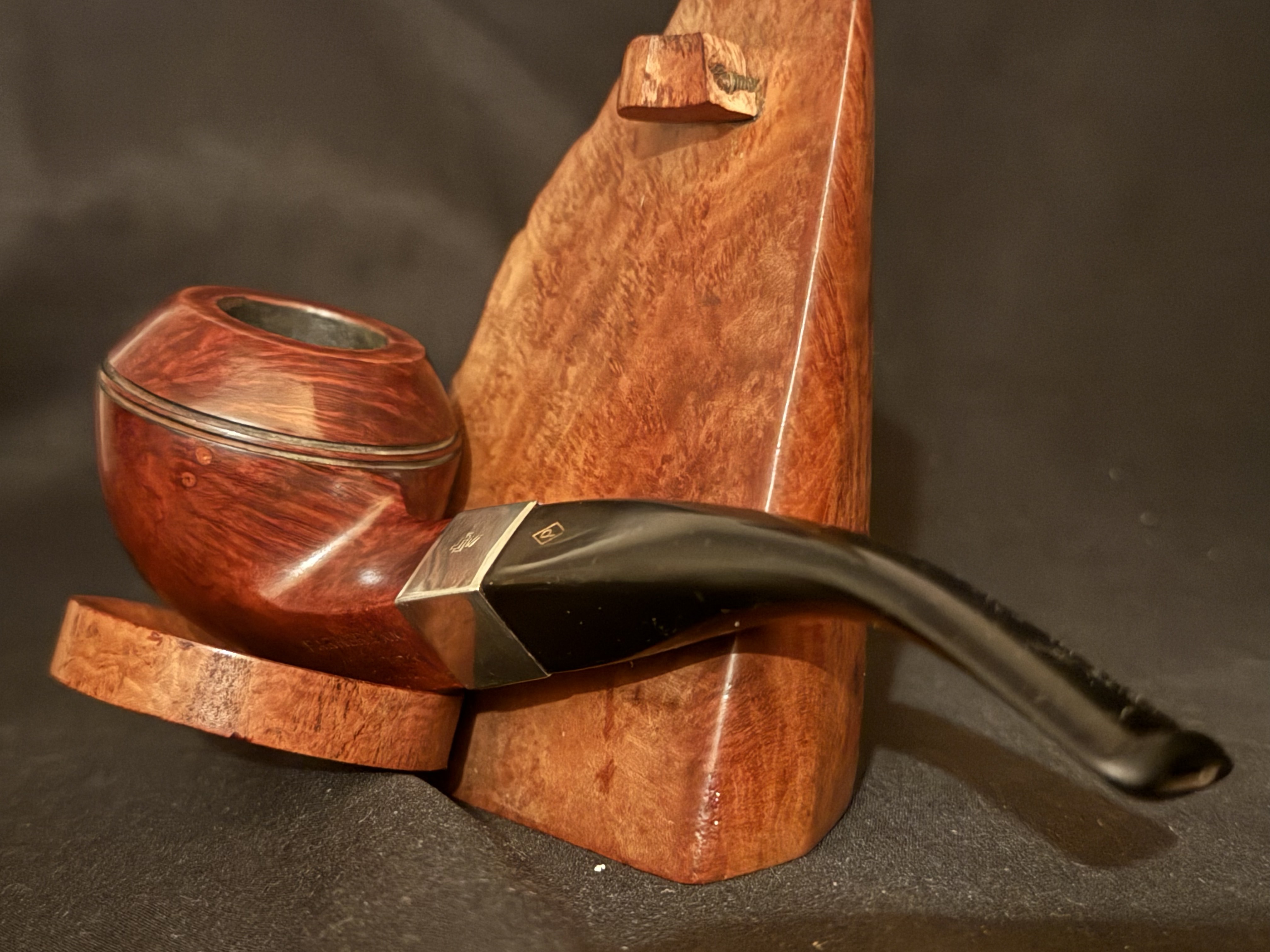 Parker 9mm 109 Smooth Bent Bulldog Pipe, Reddish Stain, Diamond Shank, Metal Band, Vulcanite Diamond Stem, Fishtail Bit 8