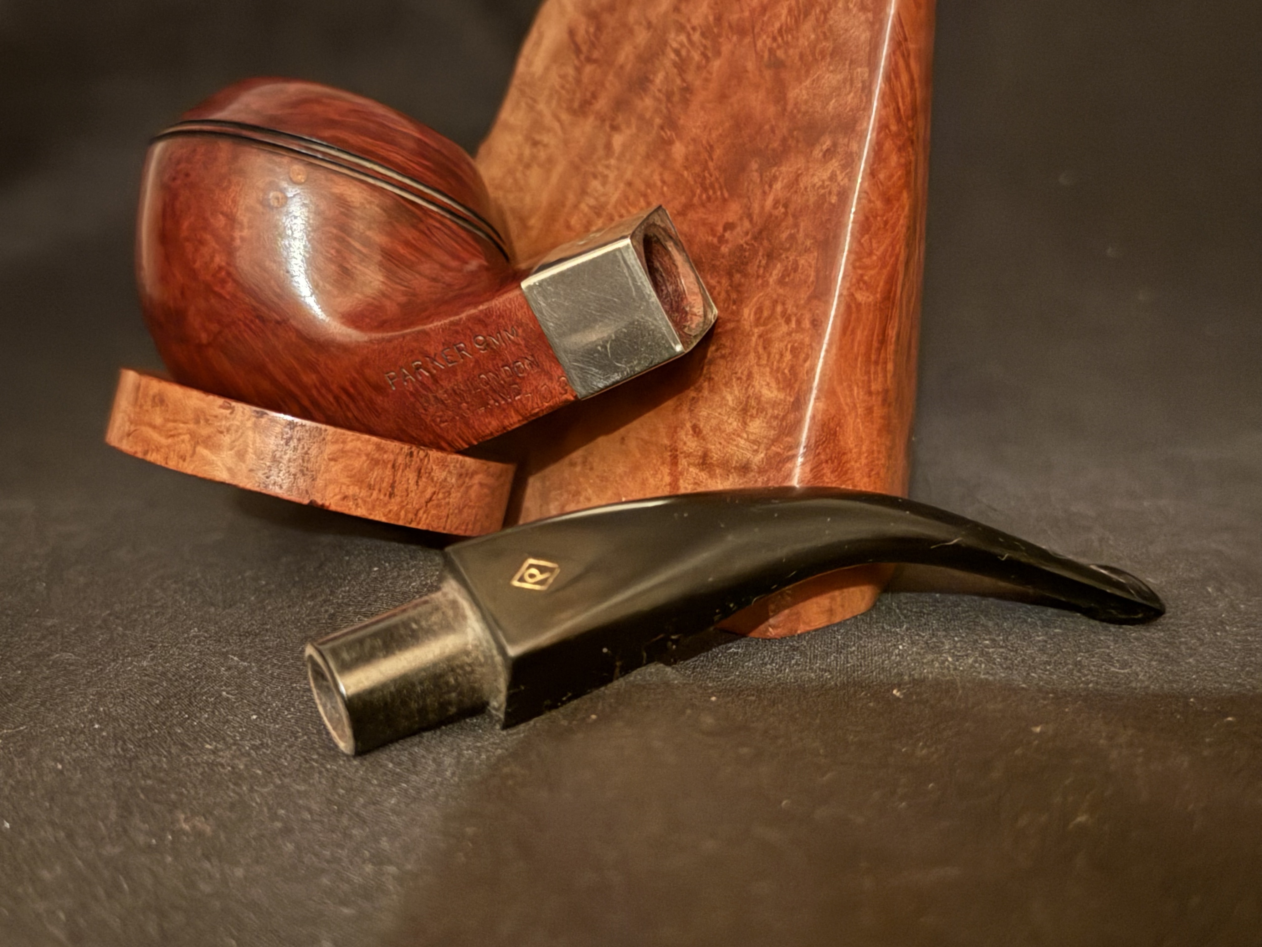 Parker 9mm 109 Smooth Bent Bulldog Pipe, Reddish Stain, Diamond Shank, Metal Band, Vulcanite Diamond Stem, Fishtail Bit 9