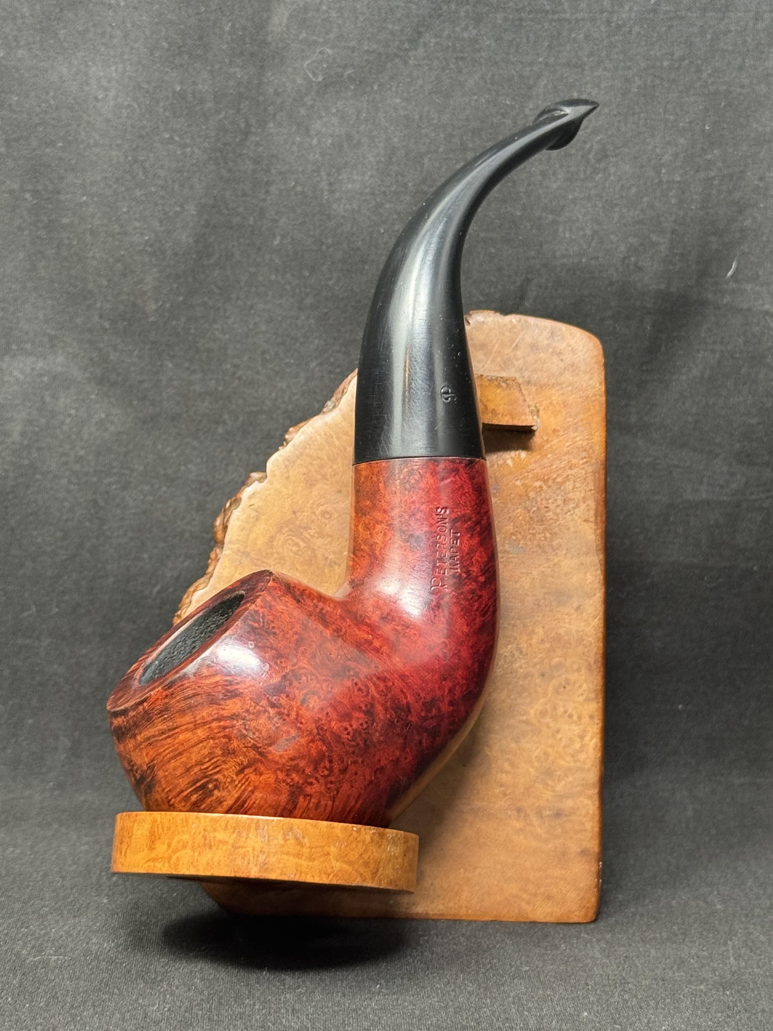 Peterson KAPET XL02 Bent Apple Smooth Briar Estate Pipe - 9mm Filter