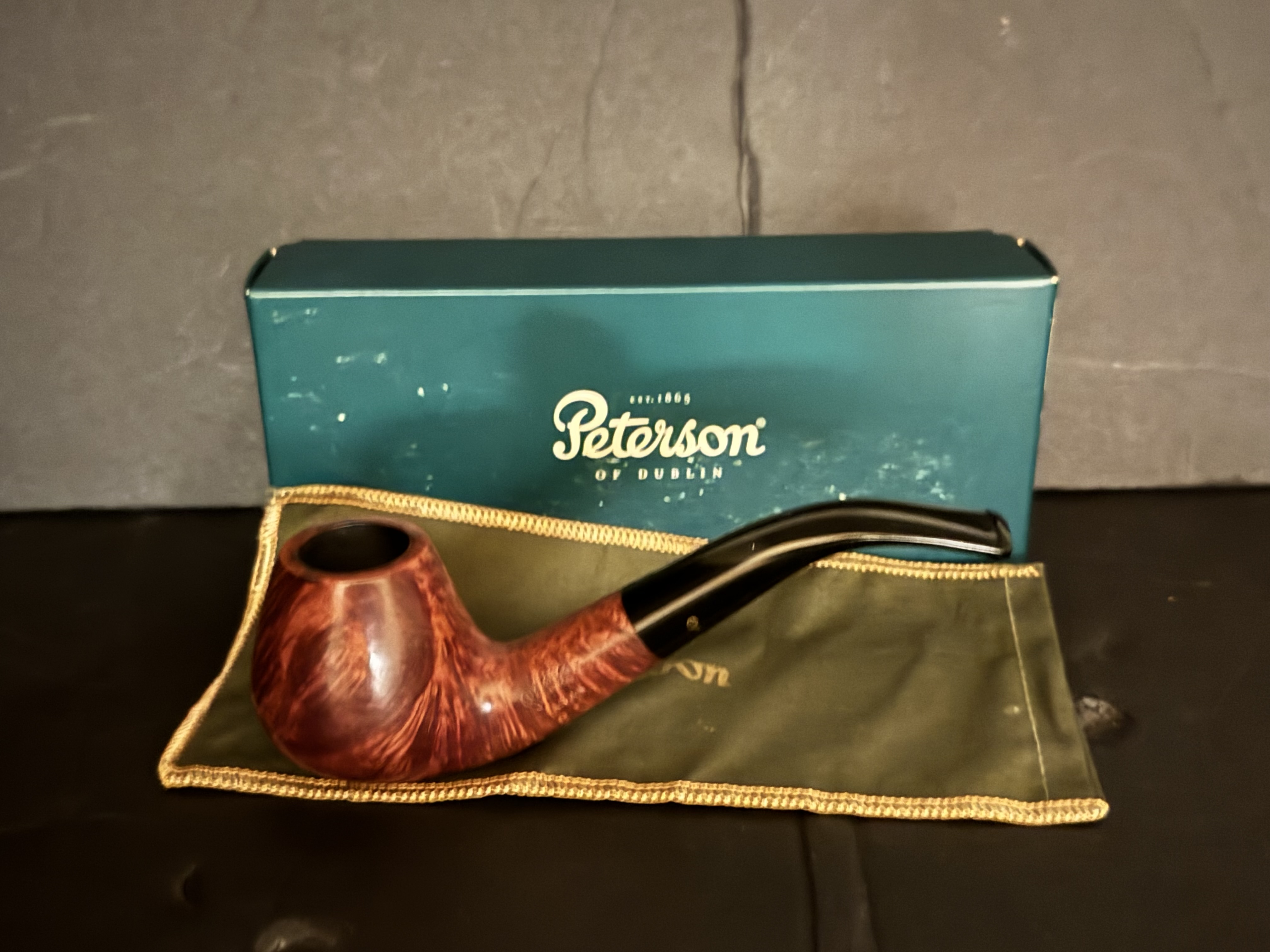 Peterson Aran B11 Volcano Sitter Estate Pipe 11