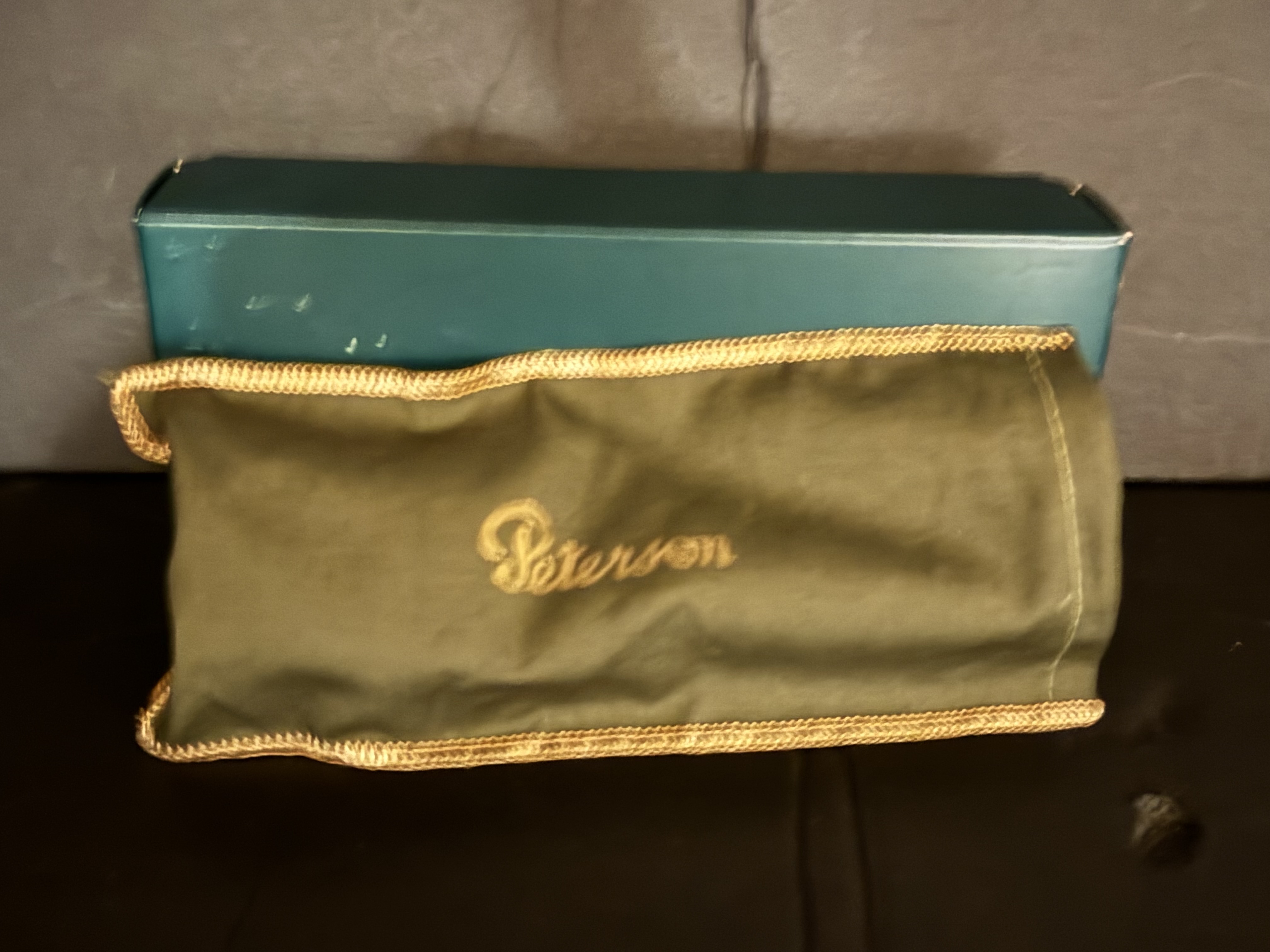 Peterson Aran B11 Volcano Sitter Estate Pipe 12