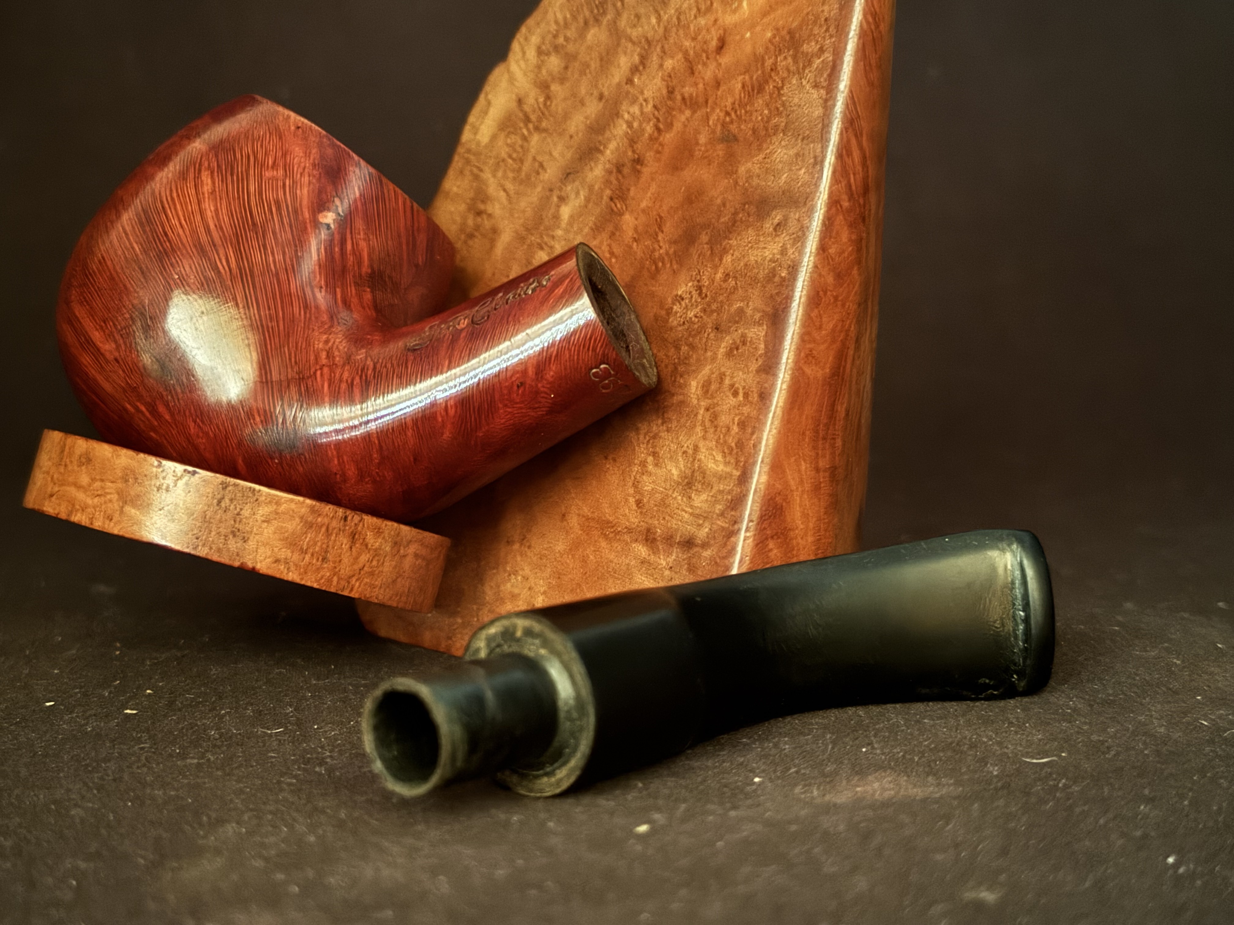 Jean Claude 293 Smooth Bent Apple Estate Pipe - Vulcanite Saddle Stem, 9mm Filter, Fishtail Bit