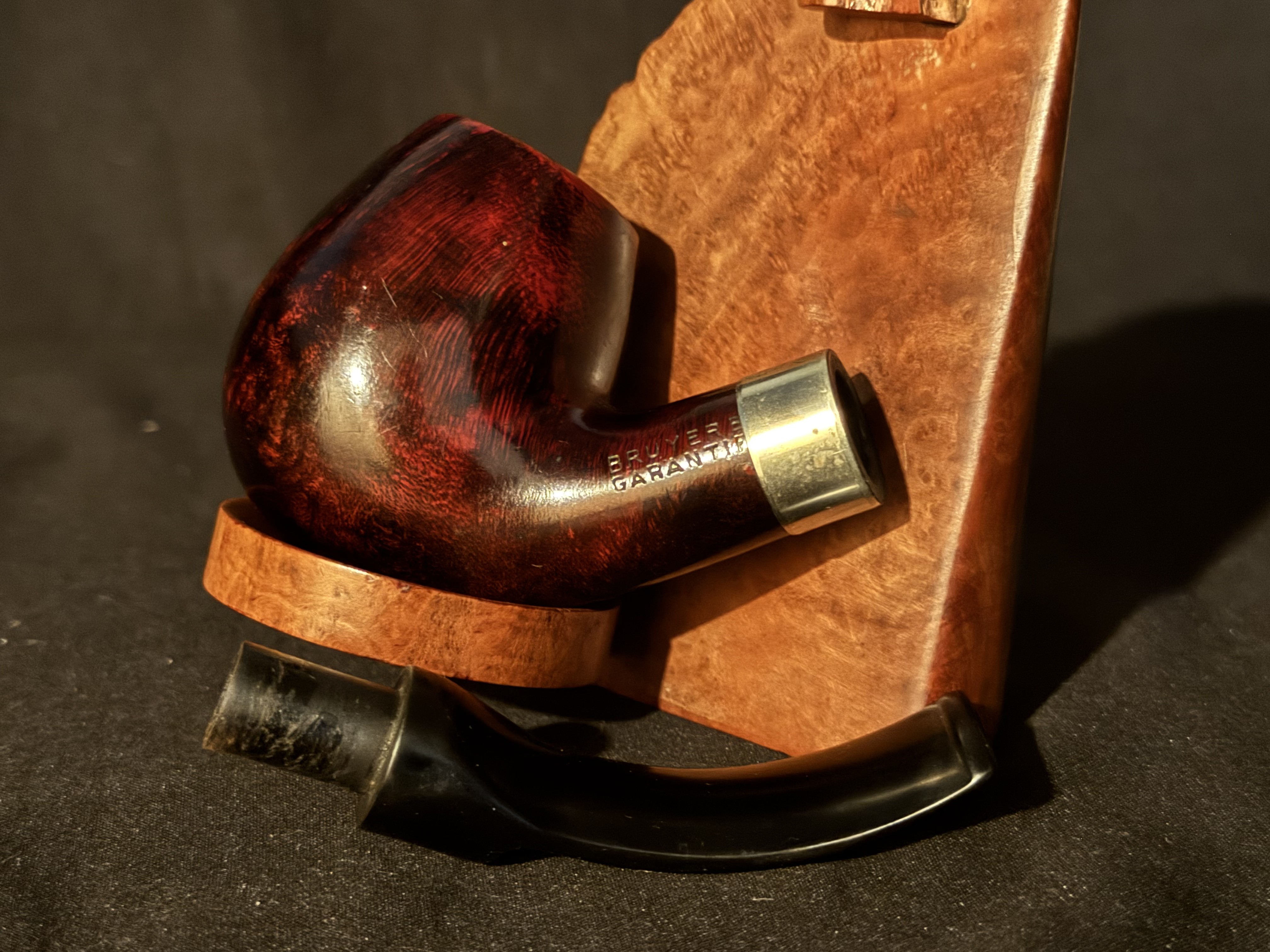 Bruyere Garantie Bent Billiard Estate Pipe - Reddish Smooth Briar, Hallmarked Metal Band, 9mm Filter 8