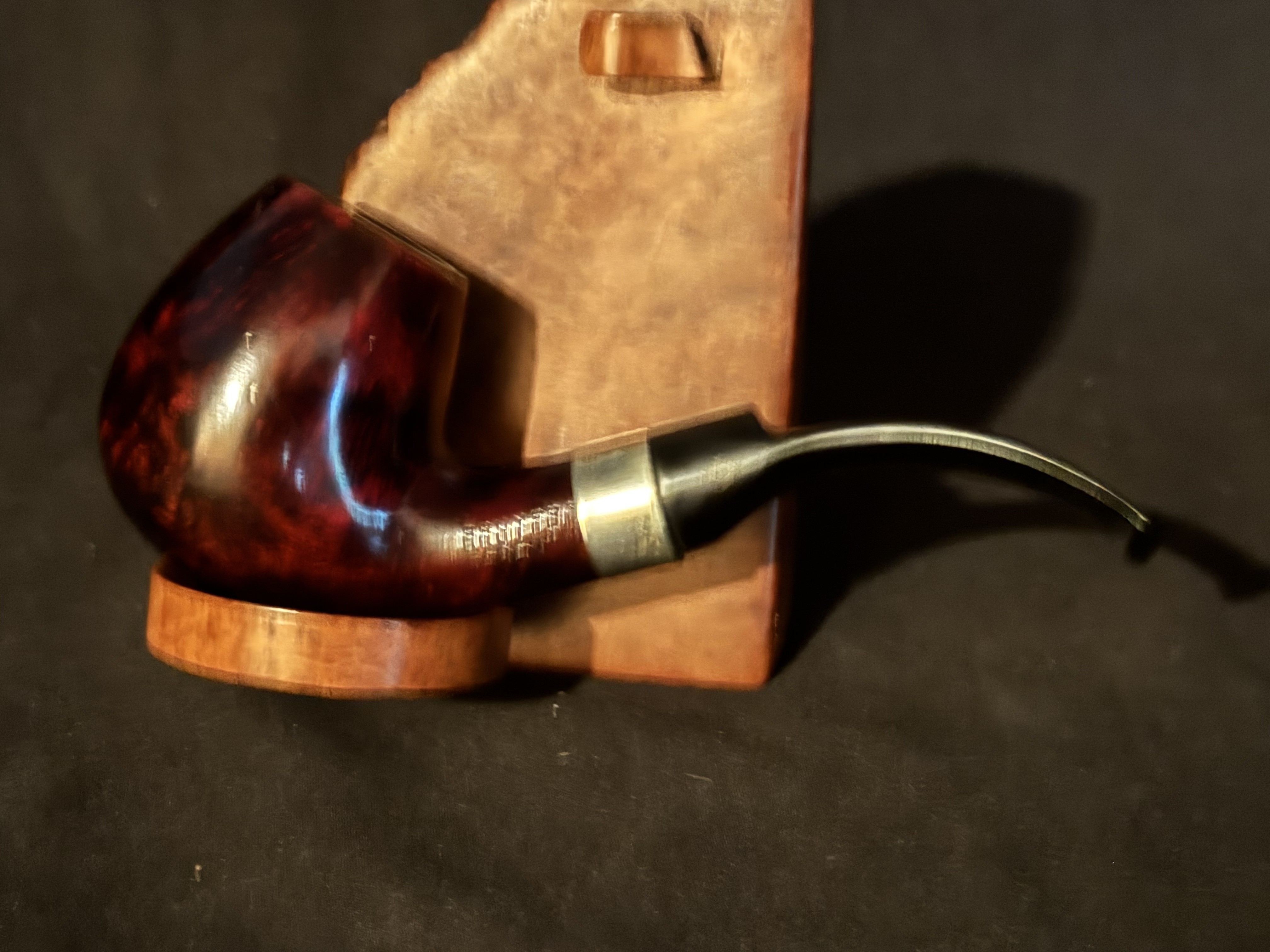 Bruyere Garantie Bent Billiard Estate Pipe - Reddish Smooth Briar, Hallmarked Metal Band, 9mm Filter 3