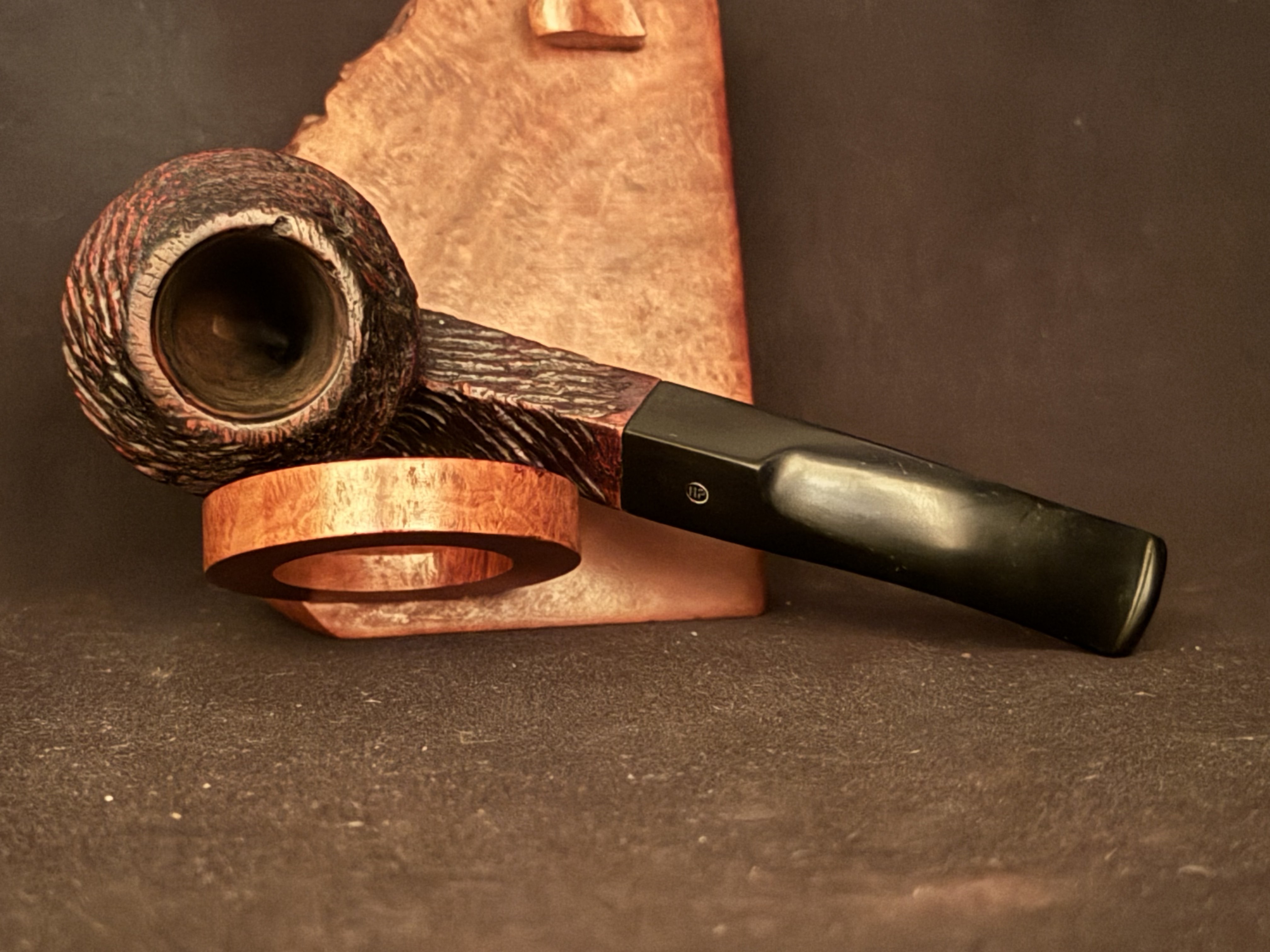 Hyde Park London Made Ruggy 409 Bent Bulldog Sandblast Rusticated Vulcanite Saddle Stem Estate Pipe 5