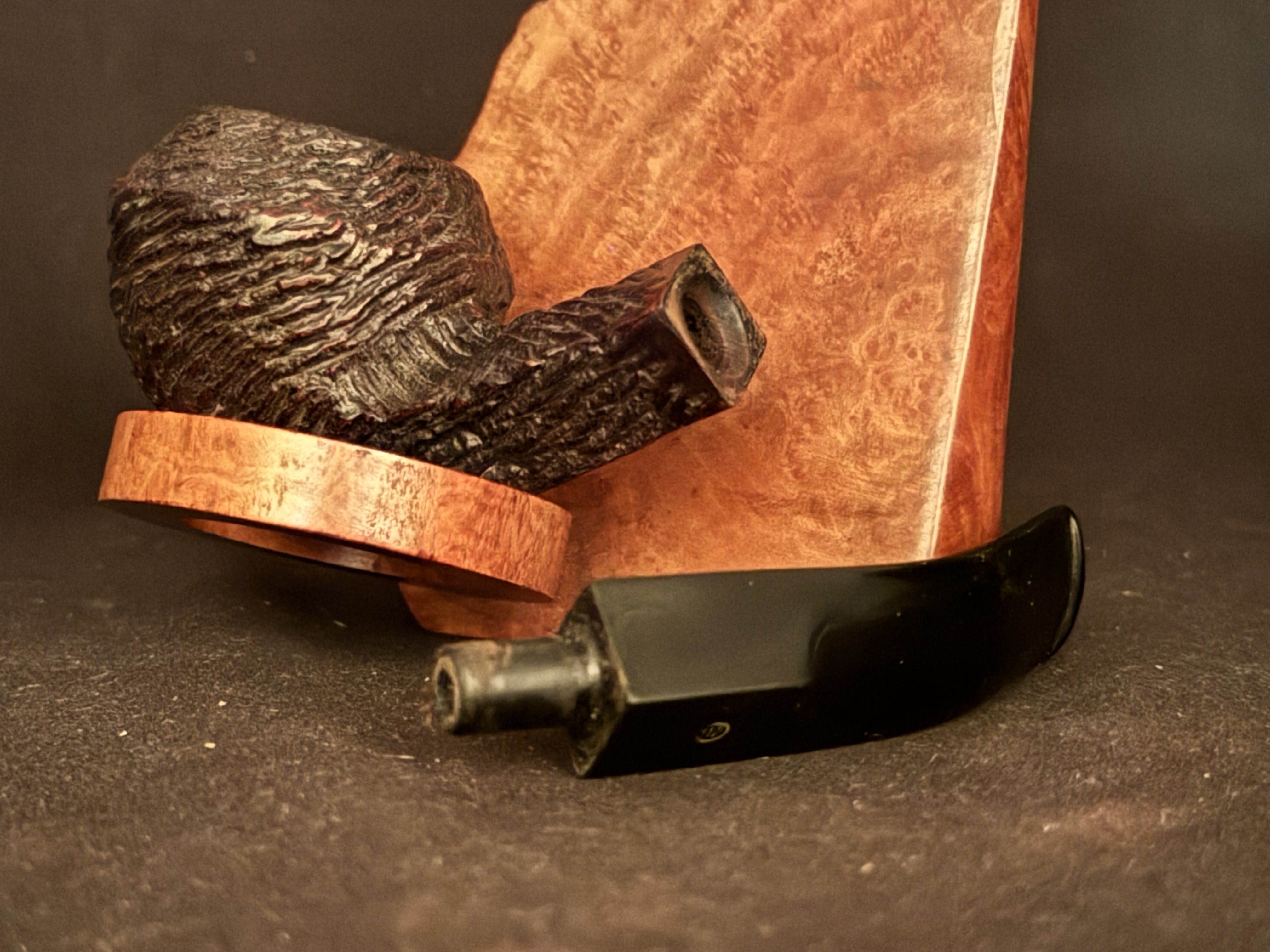 Hyde Park London Made Ruggy 409 Bent Bulldog Sandblast Rusticated Vulcanite Saddle Stem Estate Pipe 9