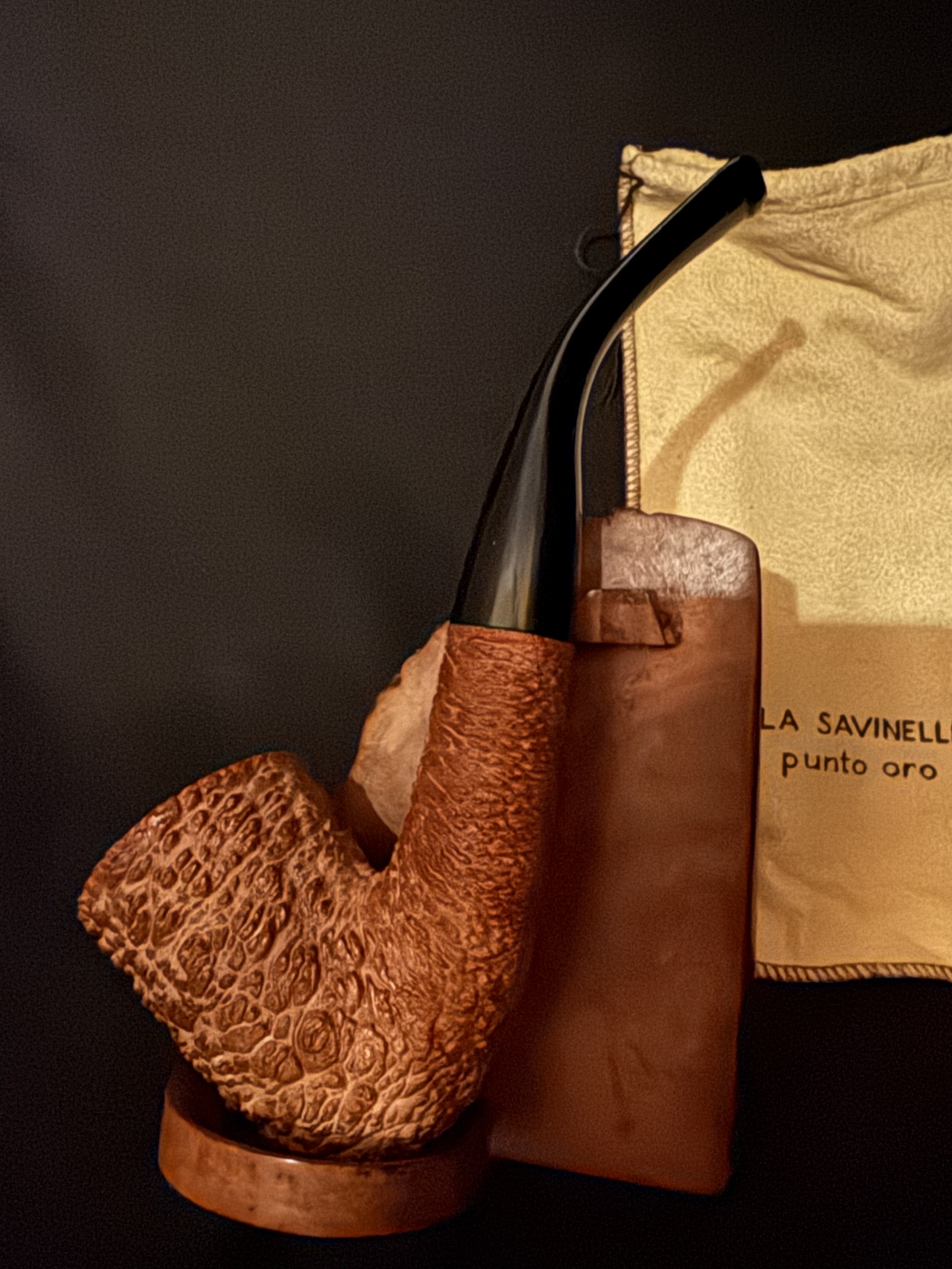 Savinelli Punto Oro 611 EX Corallo di Mare Bent Dublin Estate Pipe, Rusticated Finish, Extraordinaire Size, Italy 2