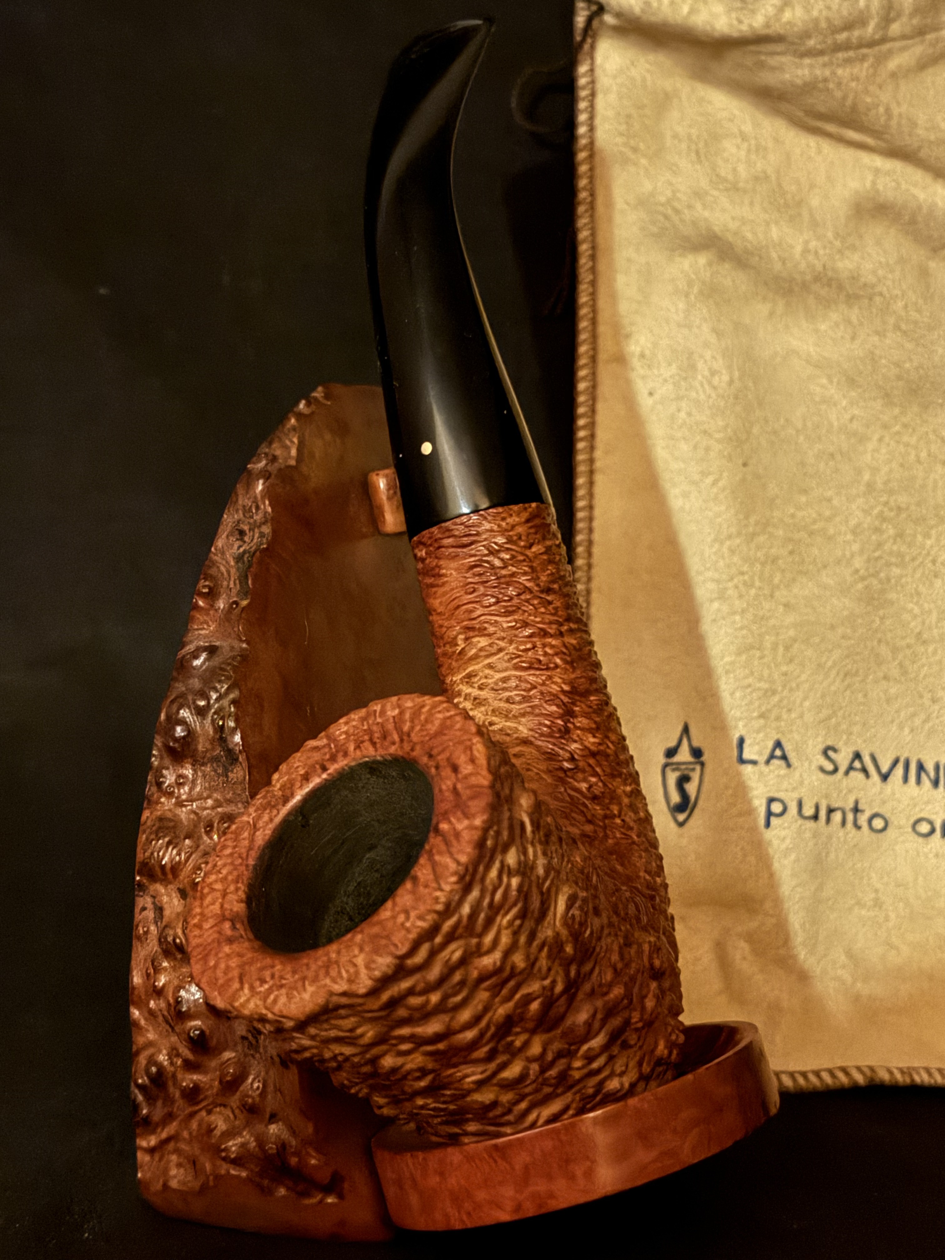 Savinelli Punto Oro 611 EX Corallo di Mare Bent Dublin Estate Pipe, Rusticated Finish, Extraordinaire Size, Italy 4