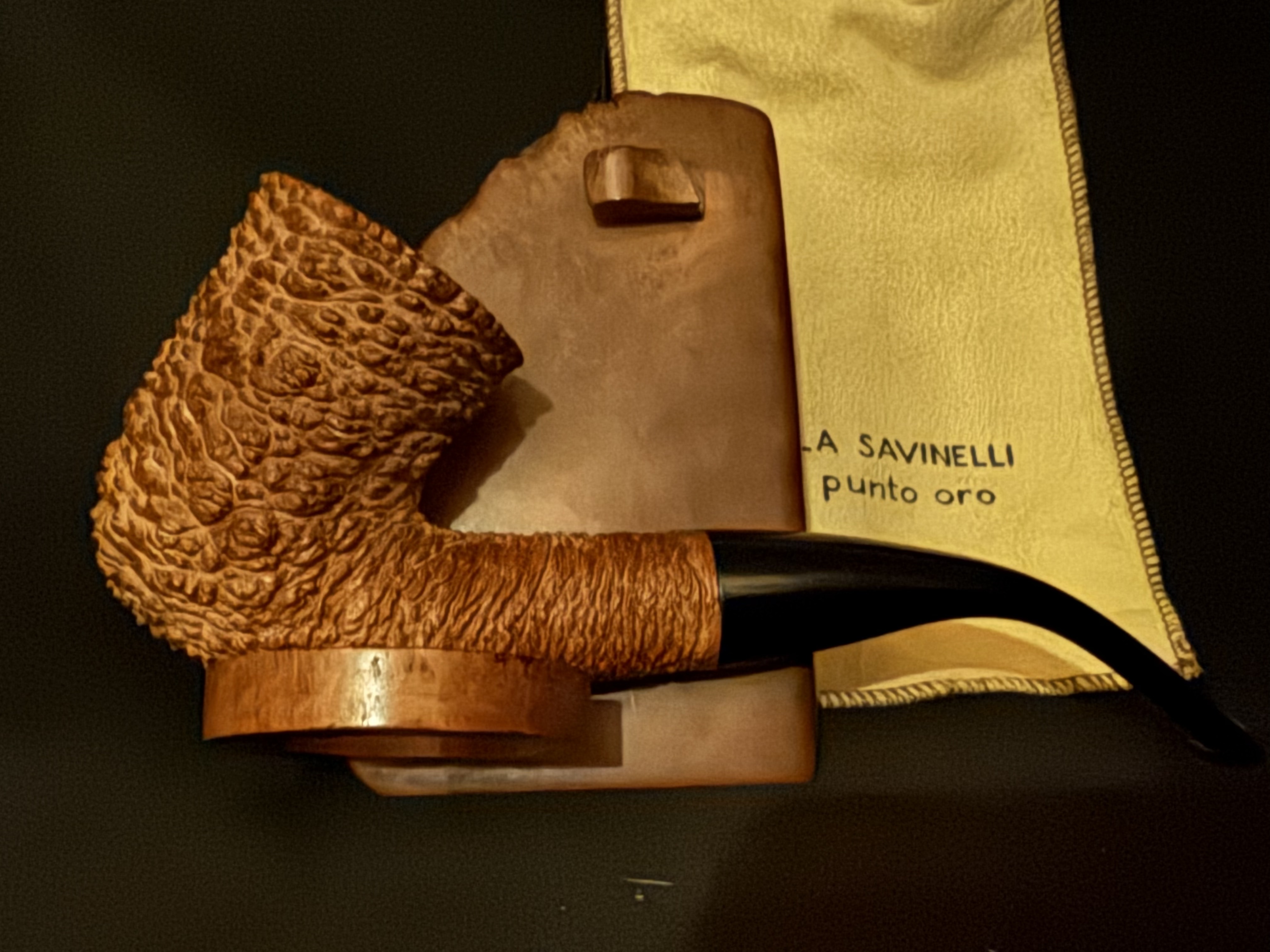 Savinelli Punto Oro 611 EX Corallo di Mare Bent Dublin Estate Pipe, Rusticated Finish, Extraordinaire Size, Italy 7