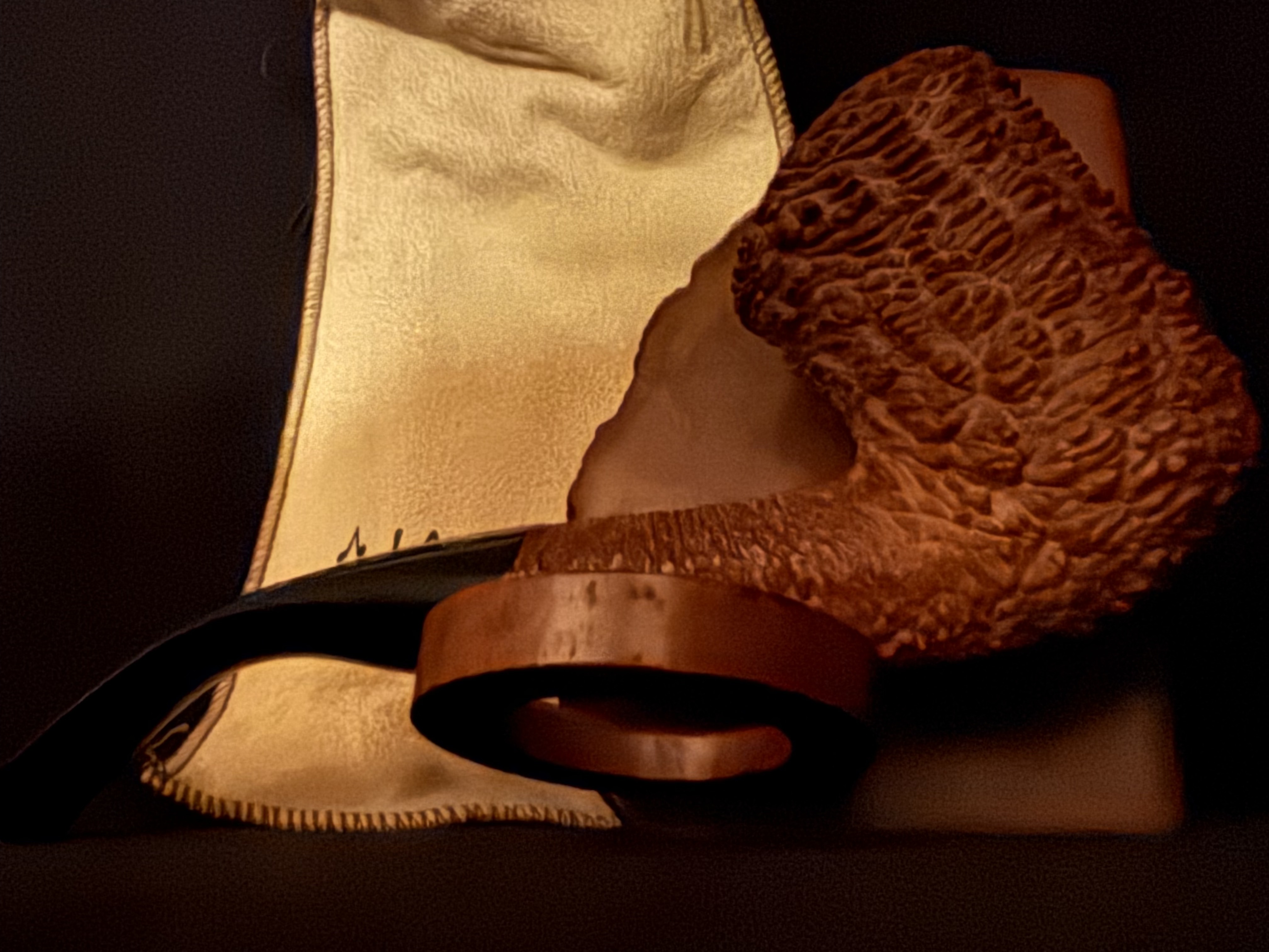 Savinelli Punto Oro 611 EX Corallo di Mare Bent Dublin Estate Pipe, Rusticated Finish, Extraordinaire Size, Italy 9