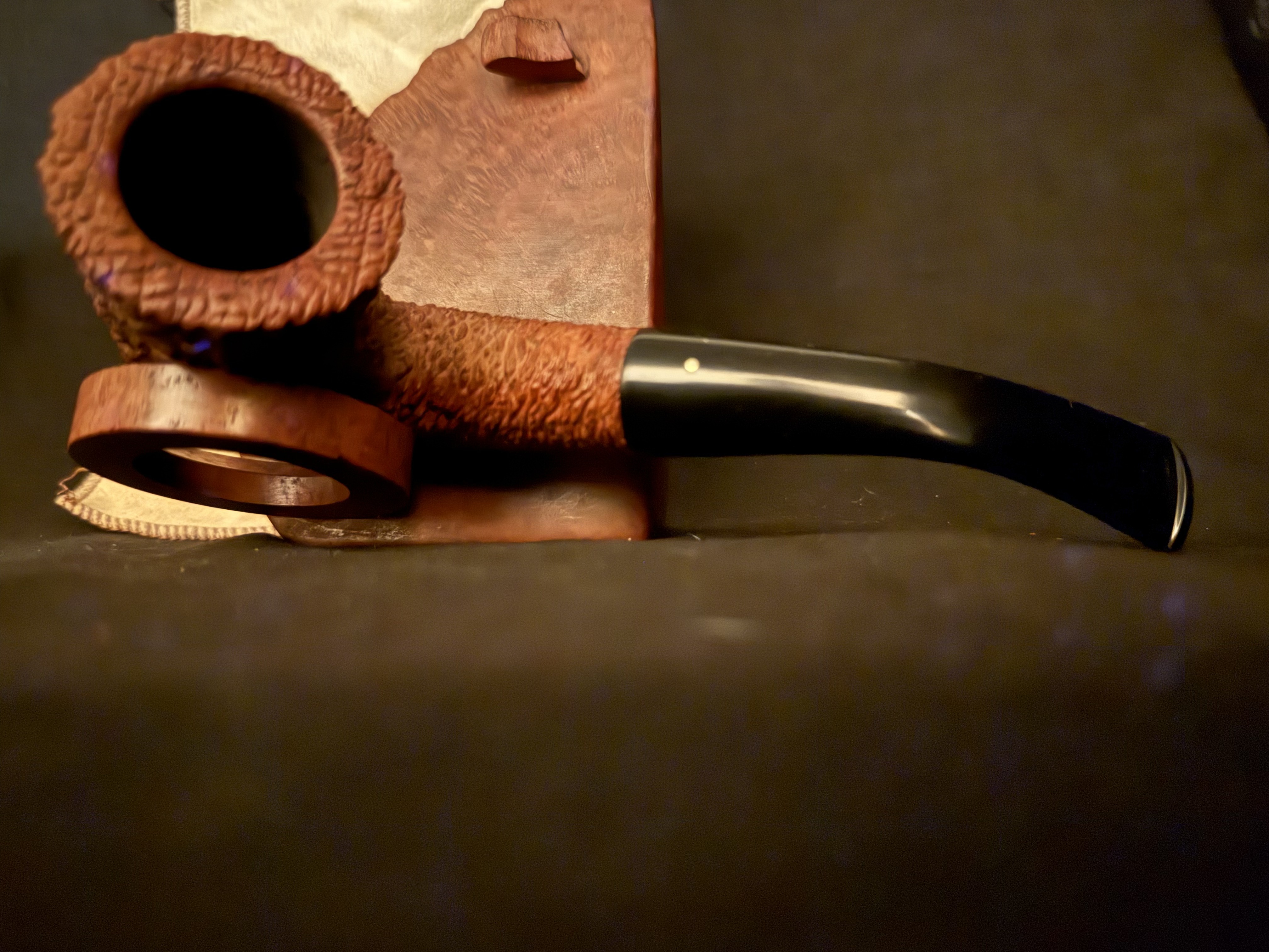Savinelli Punto Oro 611 EX Corallo di Mare Bent Dublin Estate Pipe, Rusticated Finish, Extraordinaire Size, Italy 11