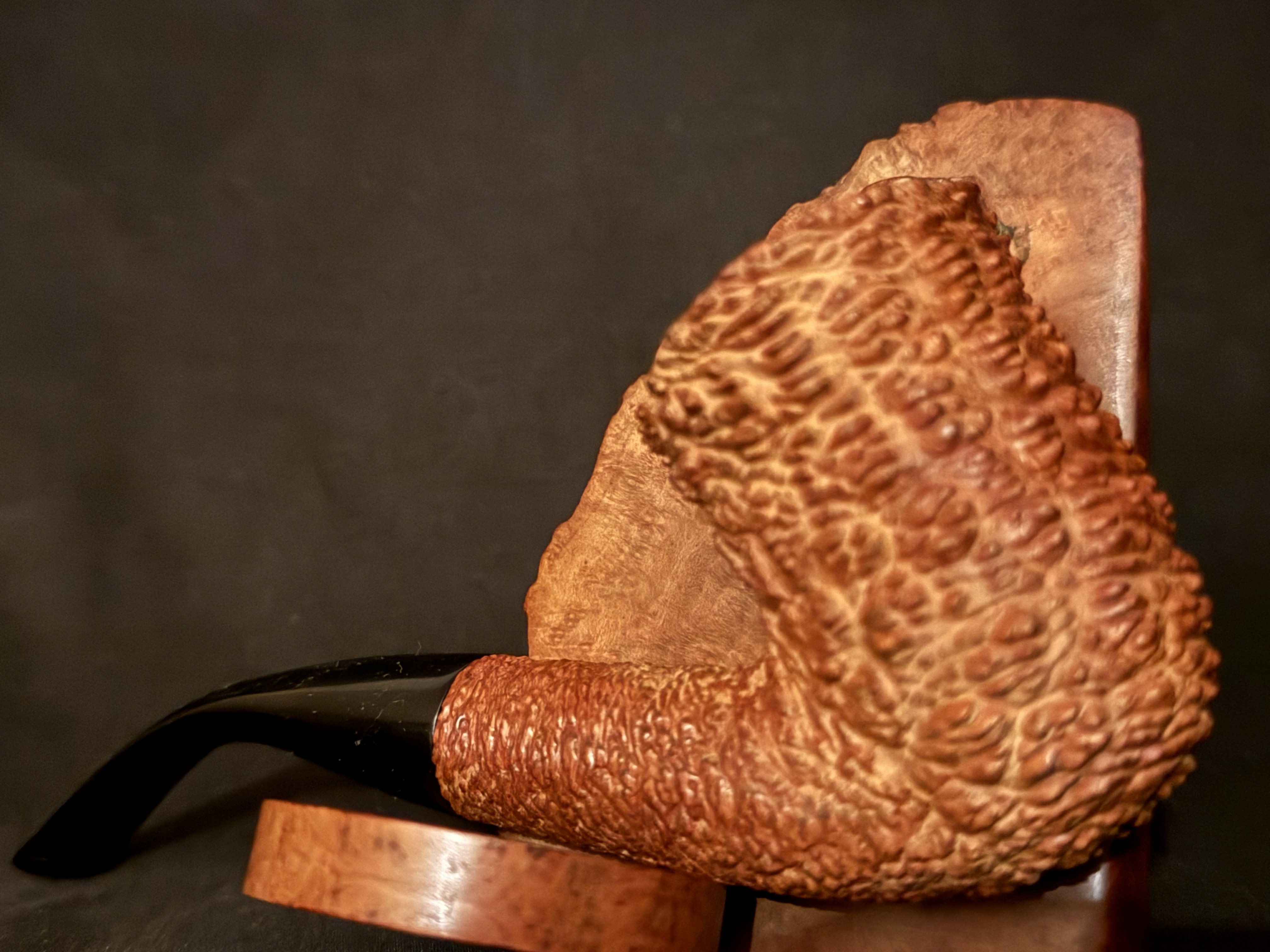 Savinelli Punto Oro 611 EX Corallo di Mare Bent Dublin Estate Pipe, Rusticated Finish, Extraordinaire Size, Italy 17