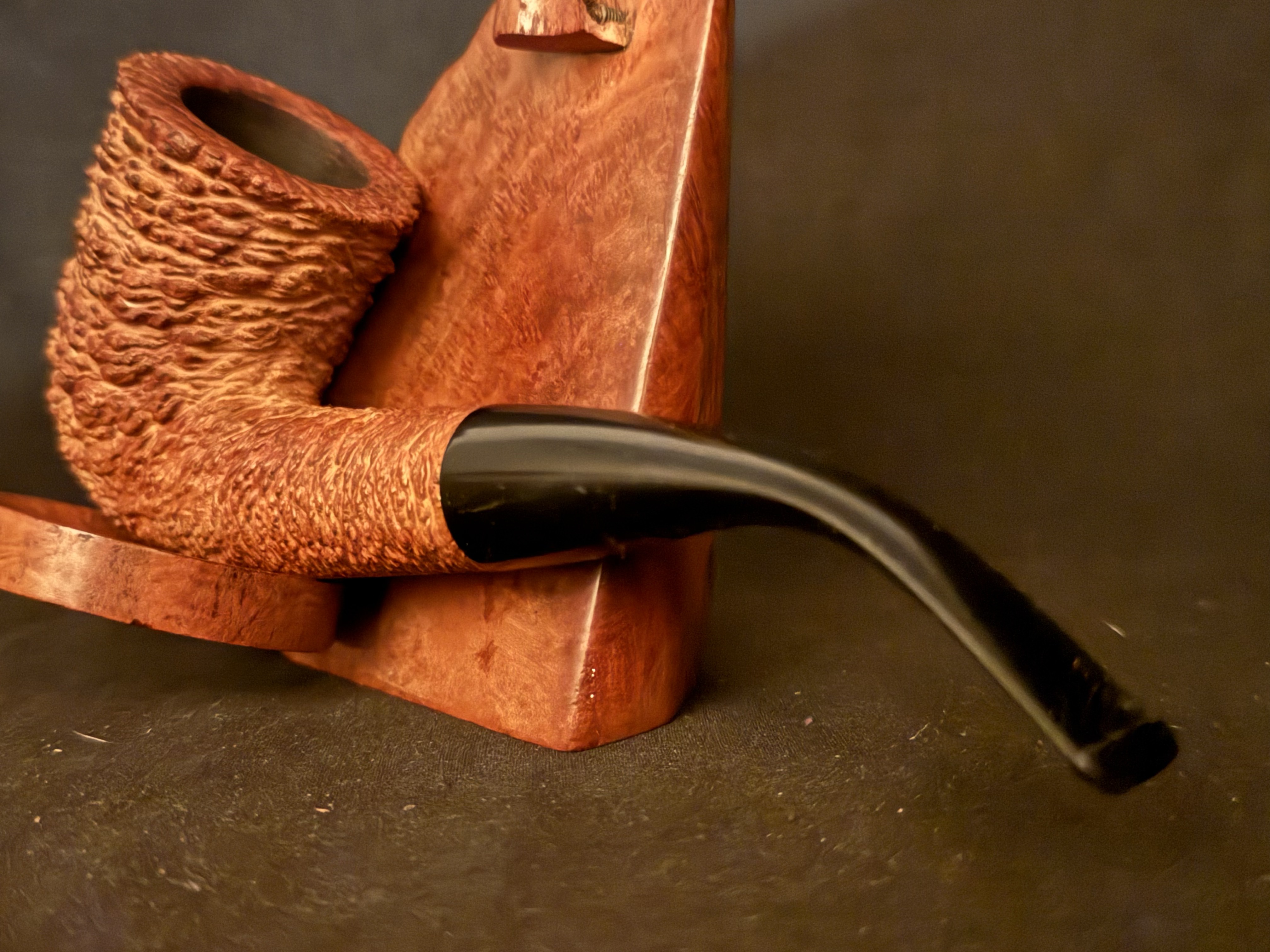 Savinelli Punto Oro 611 EX Corallo di Mare Bent Dublin Estate Pipe, Rusticated Finish, Extraordinaire Size, Italy 18