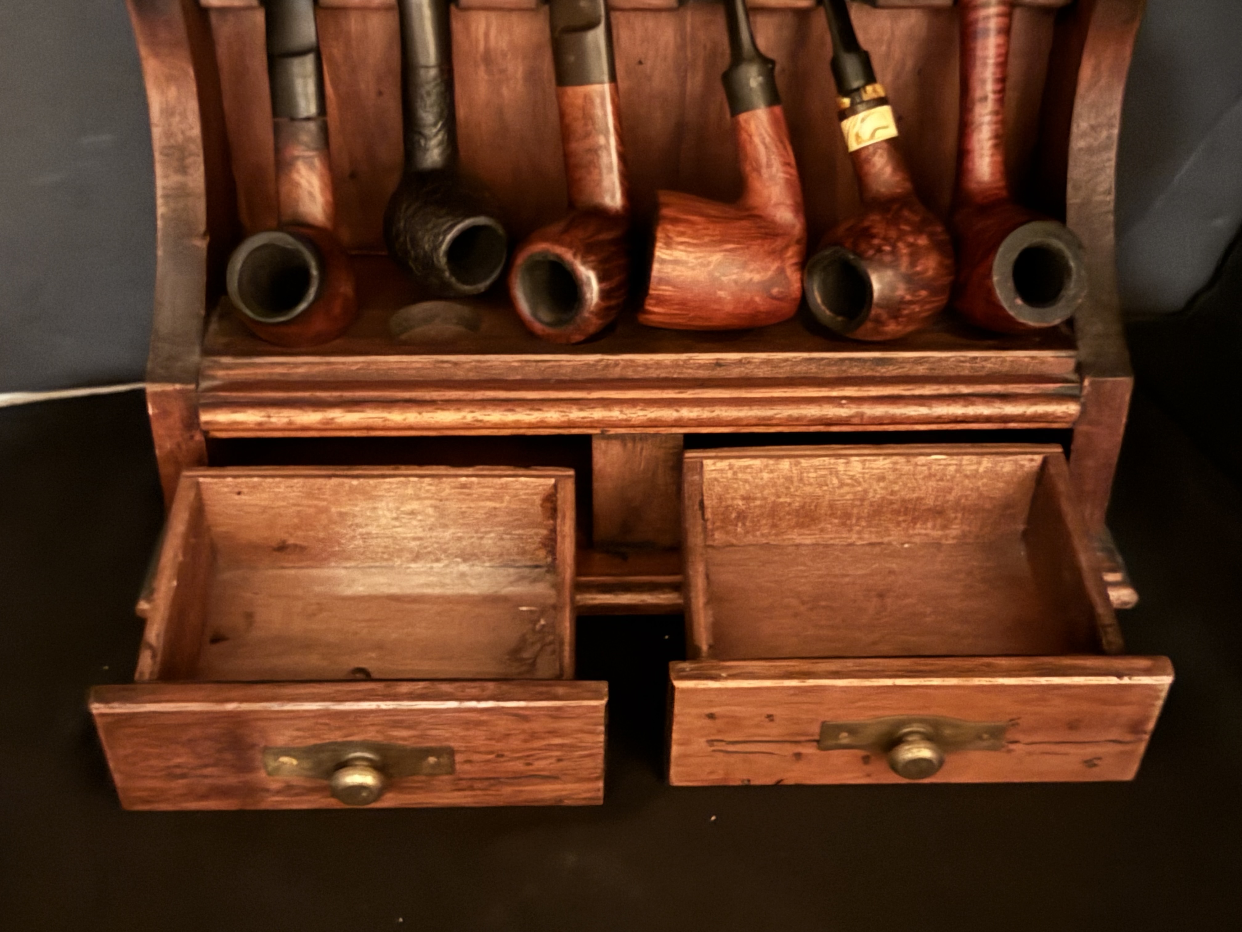 Wooden Pipe Stand for 6 Pipes, 2 Drawers, No Maker Mark 4