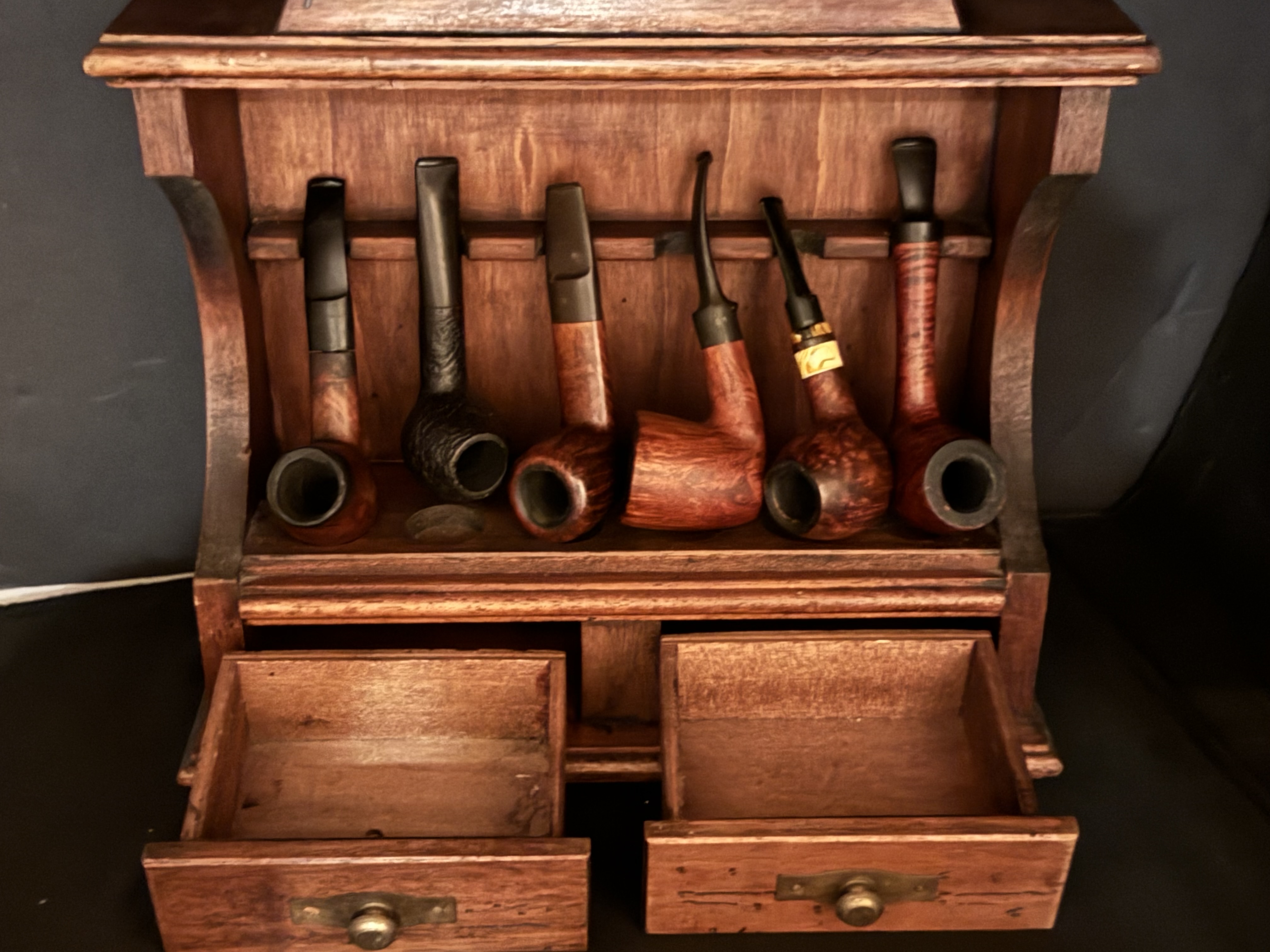 Wooden Pipe Stand for 6 Pipes, 2 Drawers, No Maker Mark 5