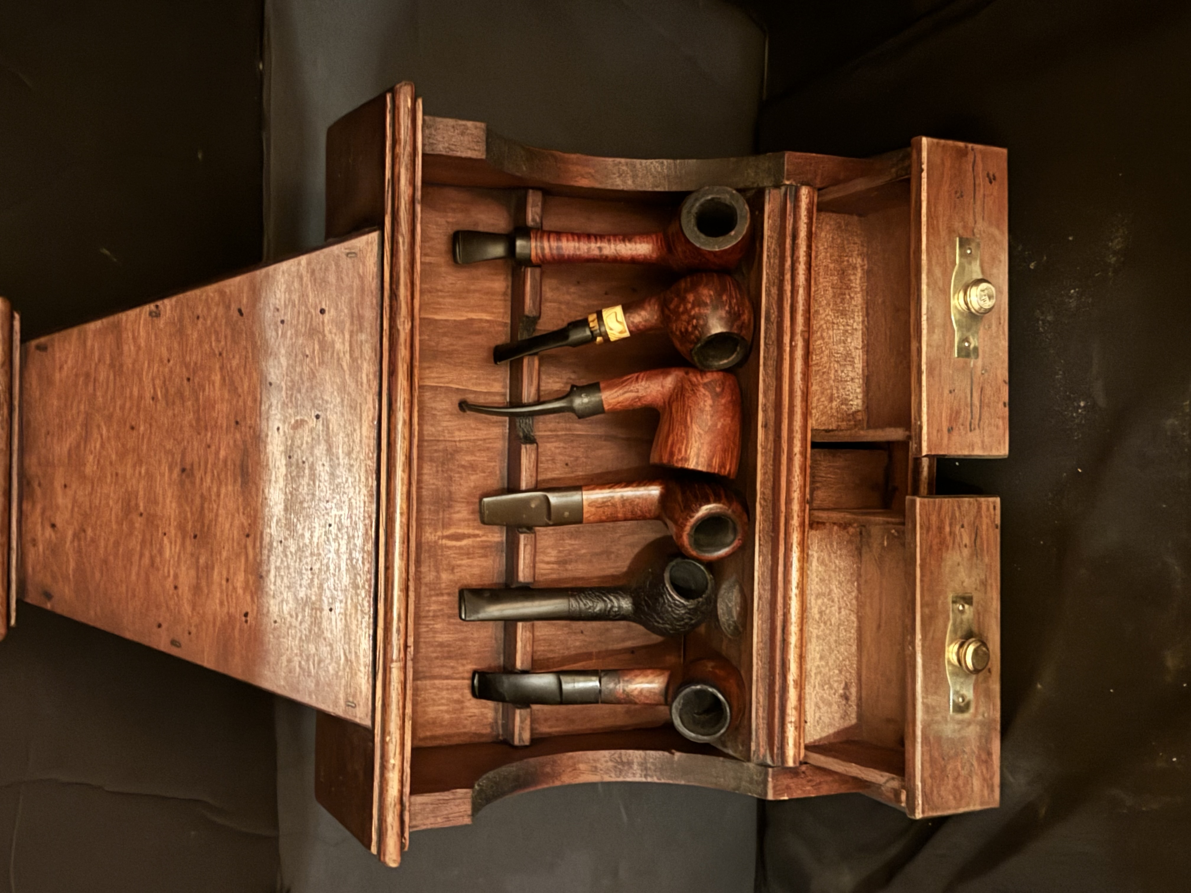 Wooden Pipe Stand for 6 Pipes, 2 Drawers, No Maker Mark 8