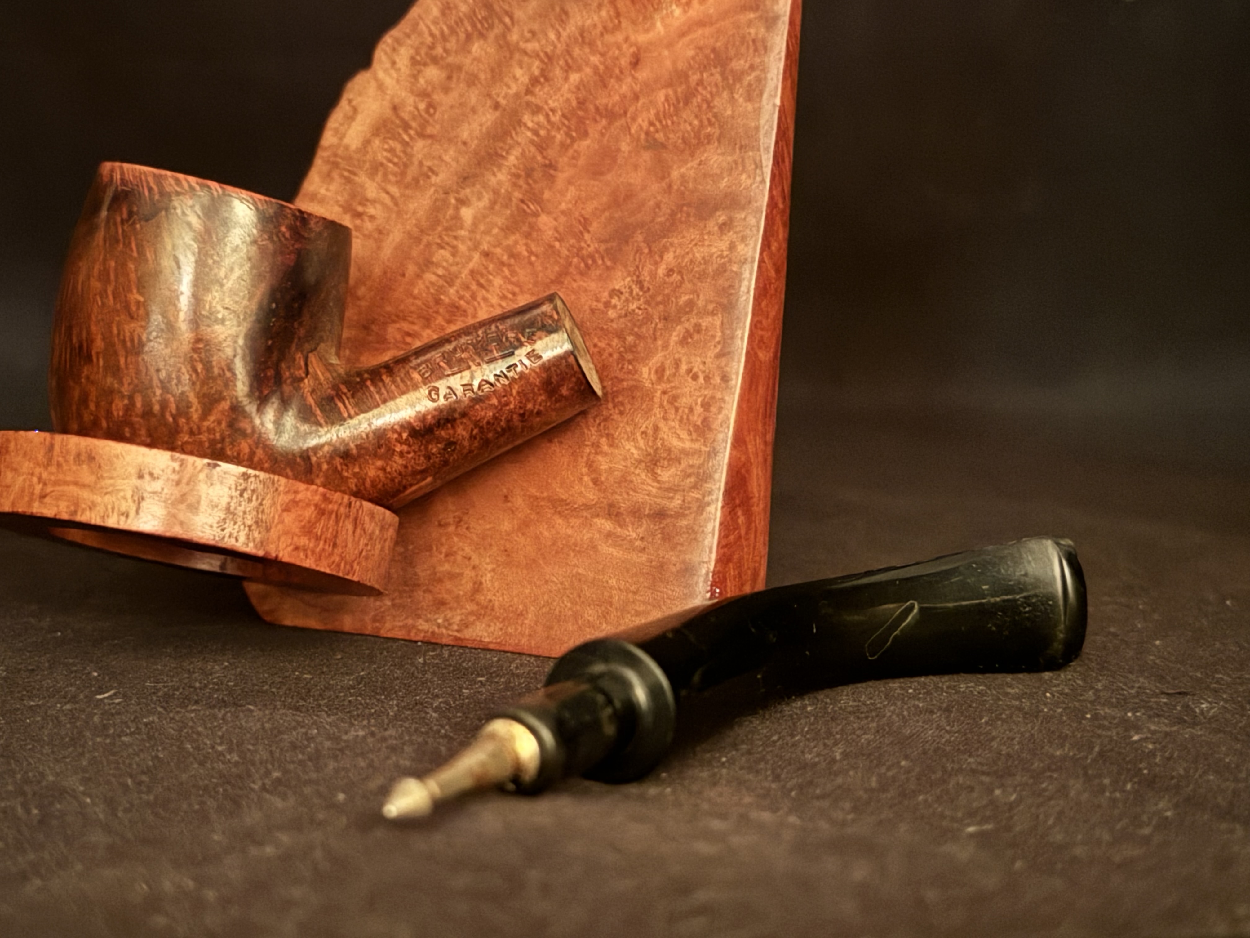 Bent Billiard Estate Pipe - Bruyere Garantie Stamp - Smooth Briar, Acrylic Tapered Stem, Fishtail Bit - No Filter - Pipe 559 7