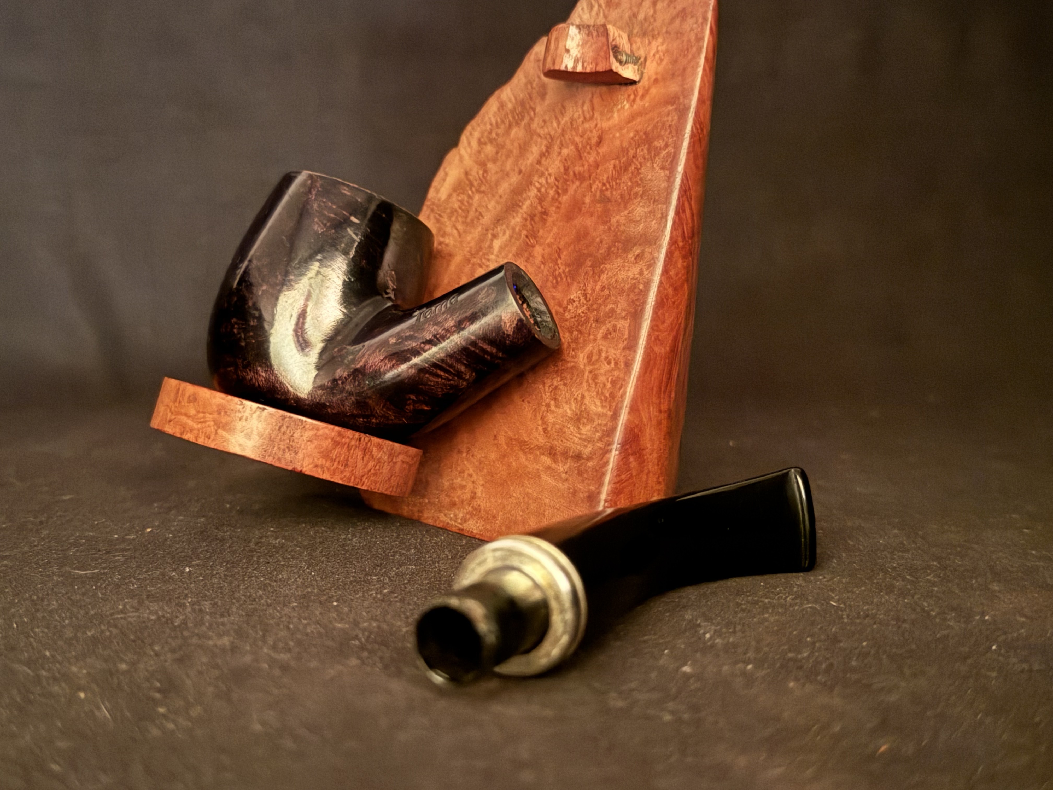TOMA Bent Billiard Smooth Briar Estate Pipe - Acrylic Taper Stem, Fishtail, 9mm Filter, Double Band 7