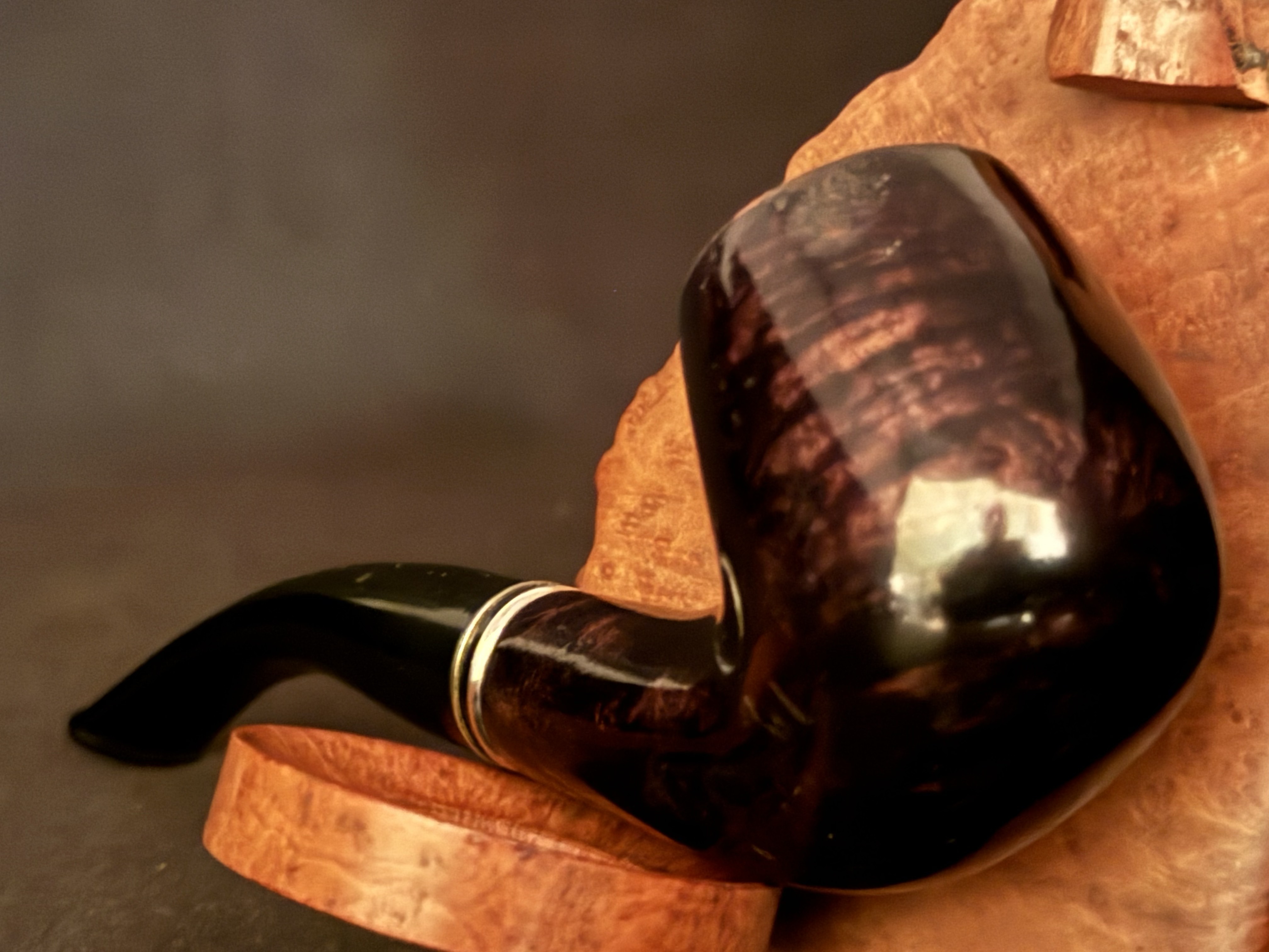 TOMA Bent Billiard Smooth Briar Estate Pipe - Acrylic Taper Stem, Fishtail, 9mm Filter, Double Band 8