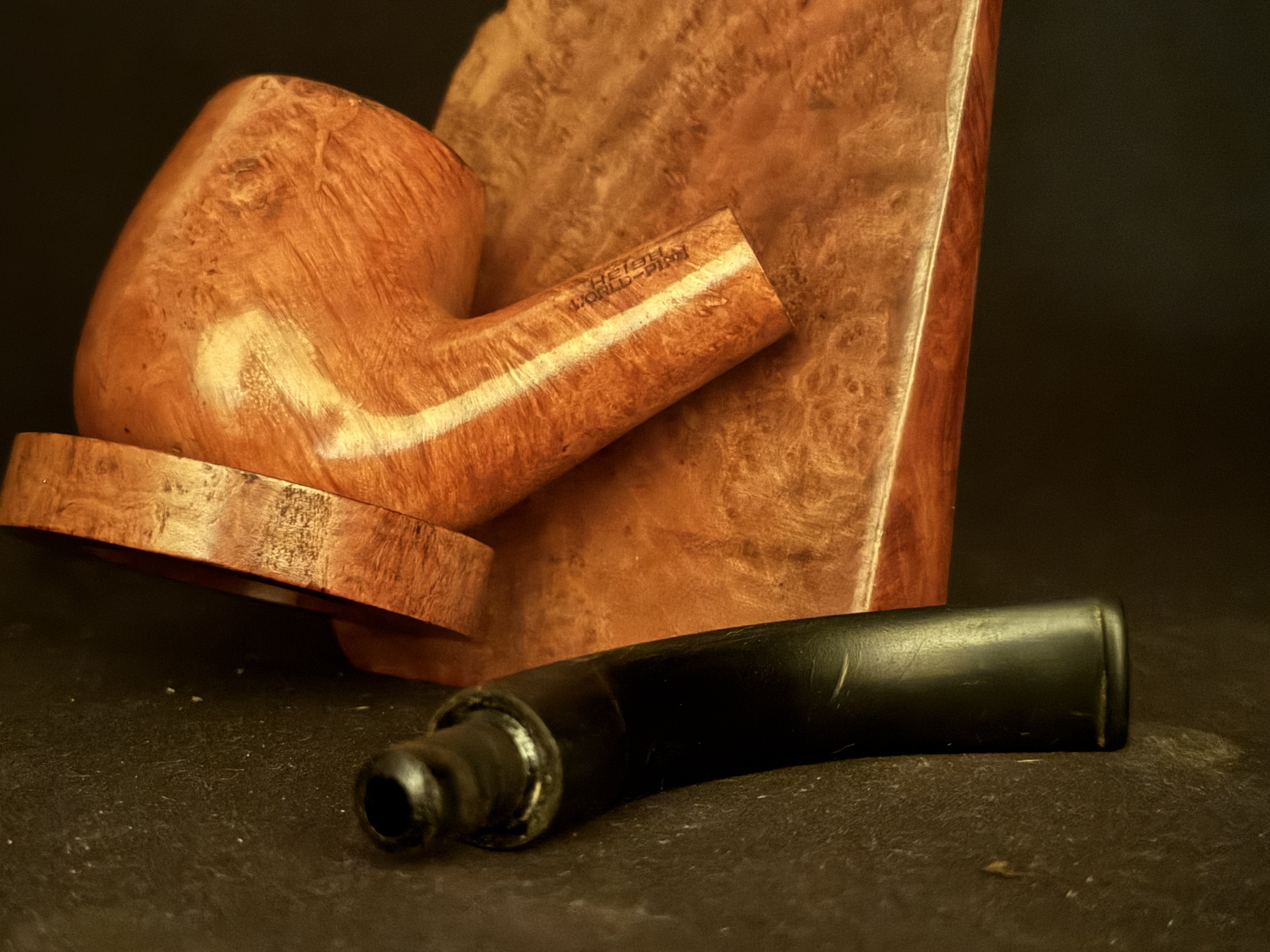 Heibe World - Pipe Smooth Bent Billiard Estate Pipe, Featherweight Briar, Vulcanite Saddle Stem