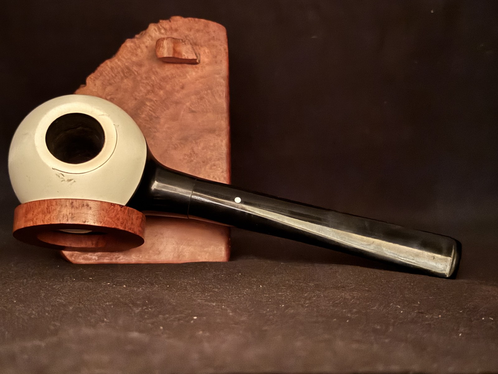 Vauen ITO 1 Apple Shape Briar Pipe - Painted Black and White Bowl - Acrylic Fishtail Stem - Estate Pipe 2