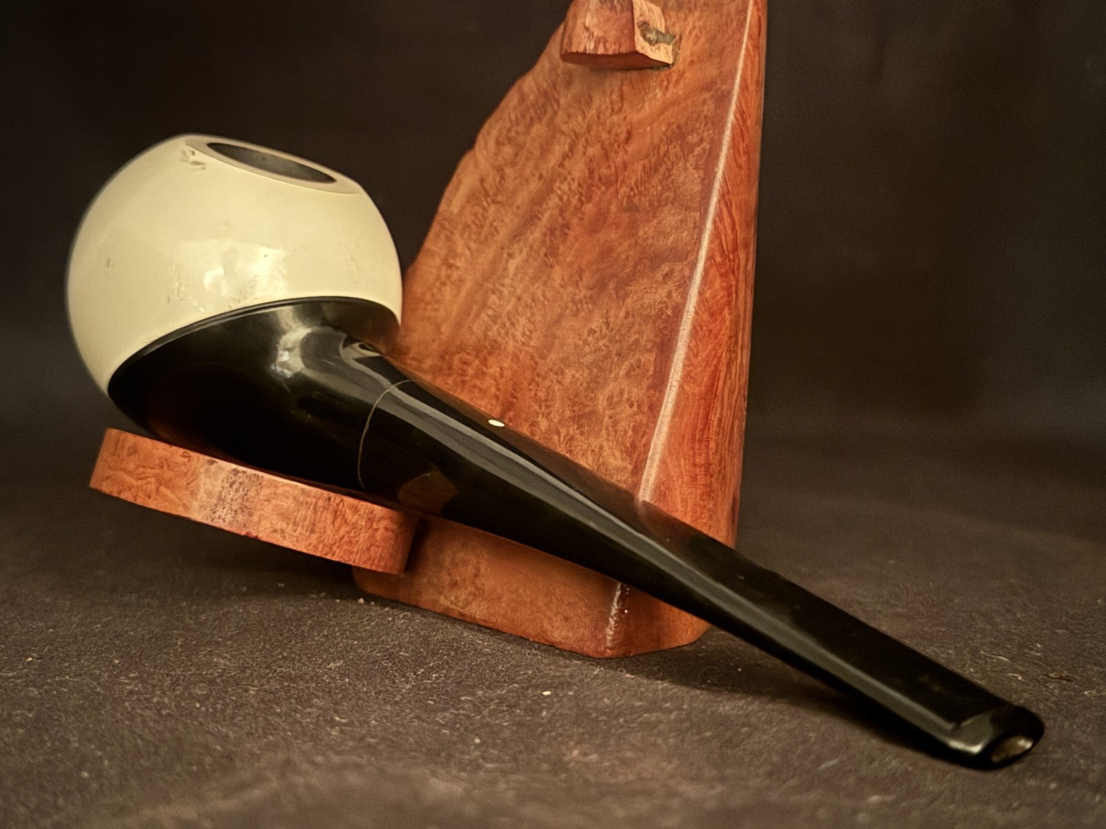 Vauen ITO 1 Apple Shape Briar Pipe - Painted Black and White Bowl - Acrylic Fishtail Stem - Estate Pipe 9